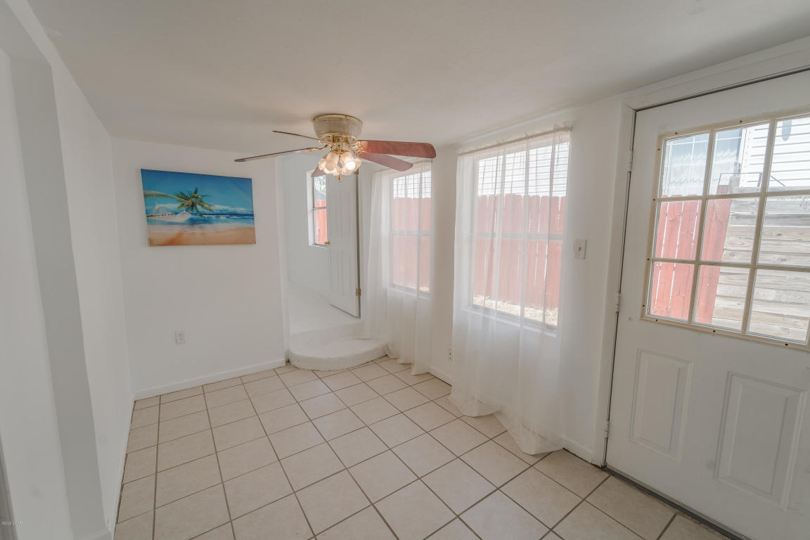 LAGUNA BEACH ESTATES 9TH ADDN - Residential