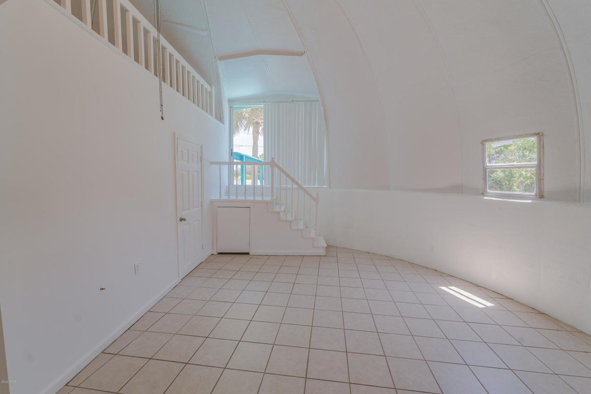 LAGUNA BEACH ESTATES 9TH ADDN - Residential