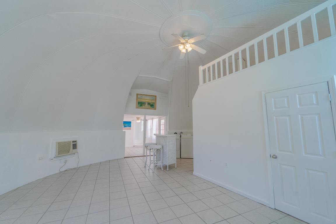 LAGUNA BEACH ESTATES 9TH ADDN - Residential