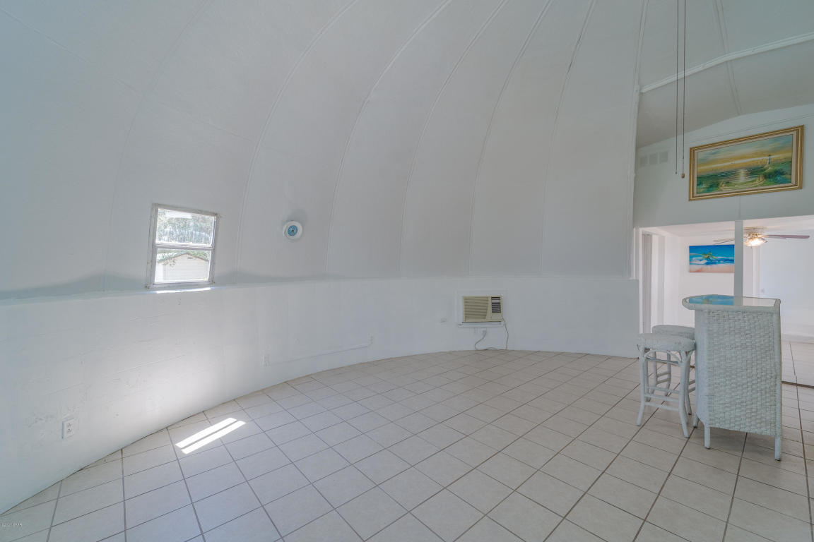 LAGUNA BEACH ESTATES 9TH ADDN - Residential