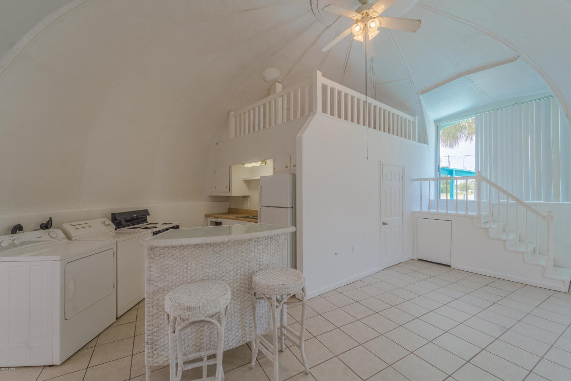 LAGUNA BEACH ESTATES 9TH ADDN - Residential