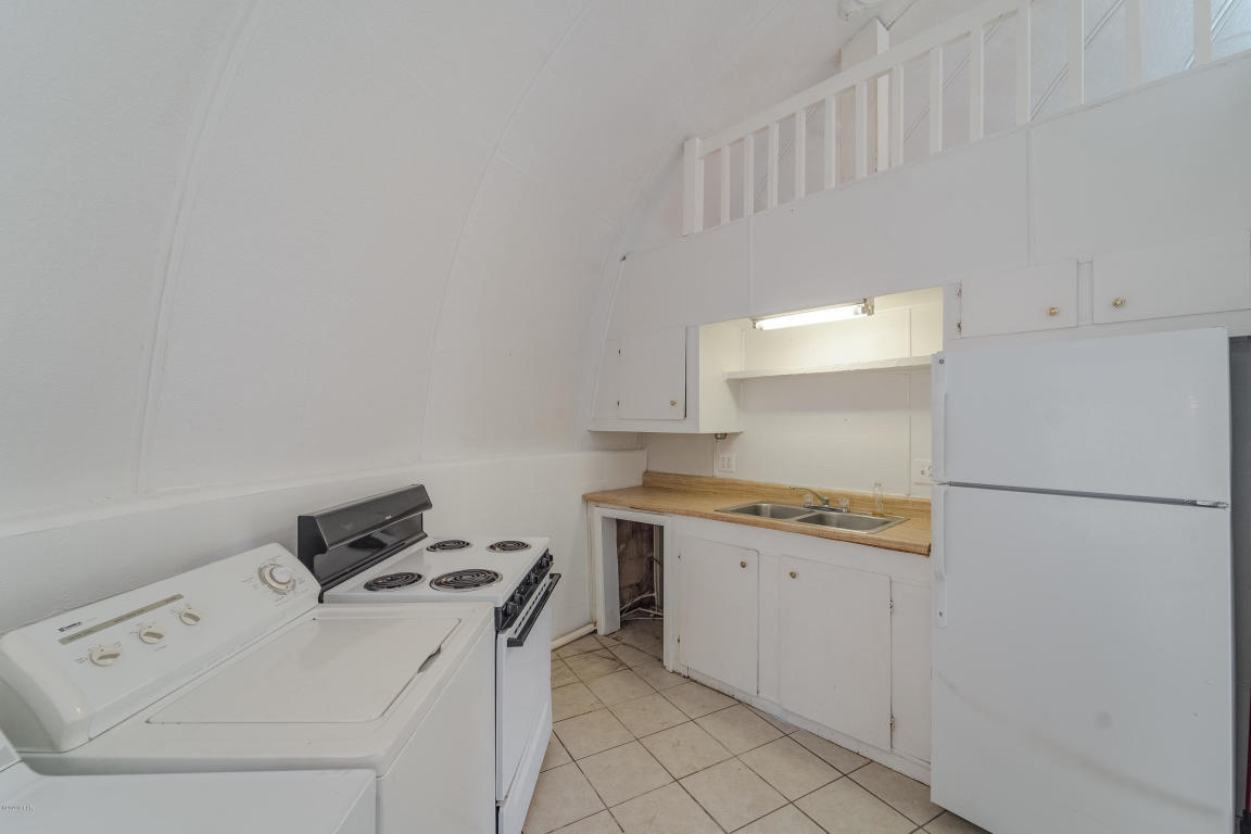 LAGUNA BEACH ESTATES 9TH ADDN - Residential