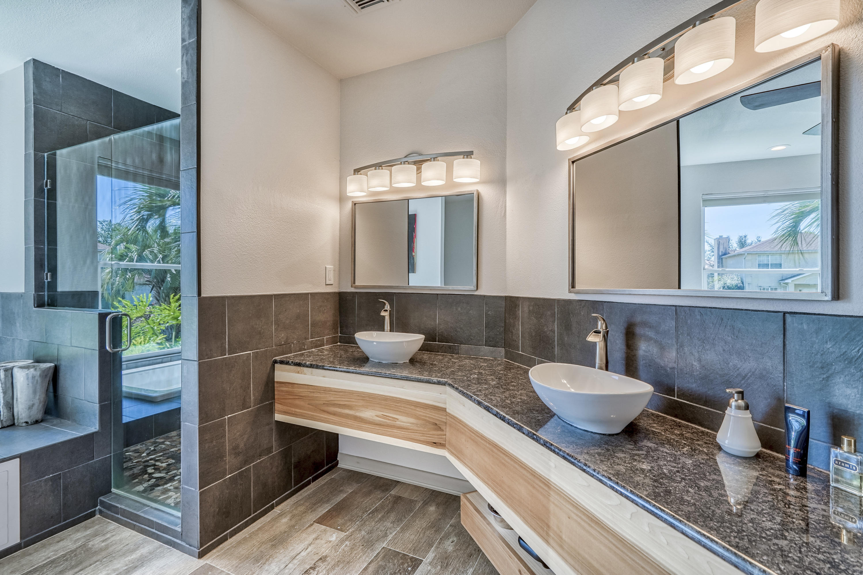 RIVIERA BEACH - Residential