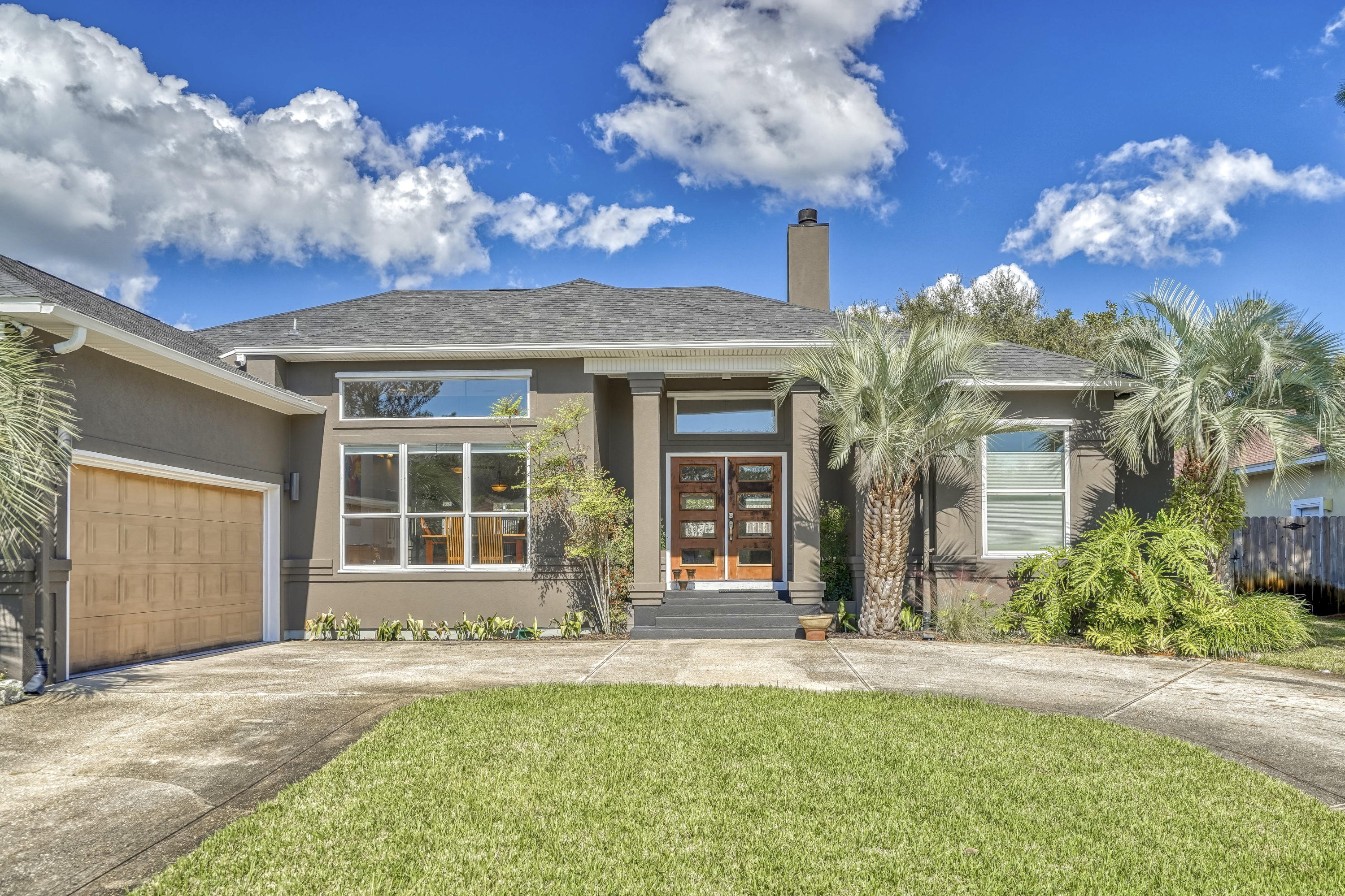 RIVIERA BEACH - Residential