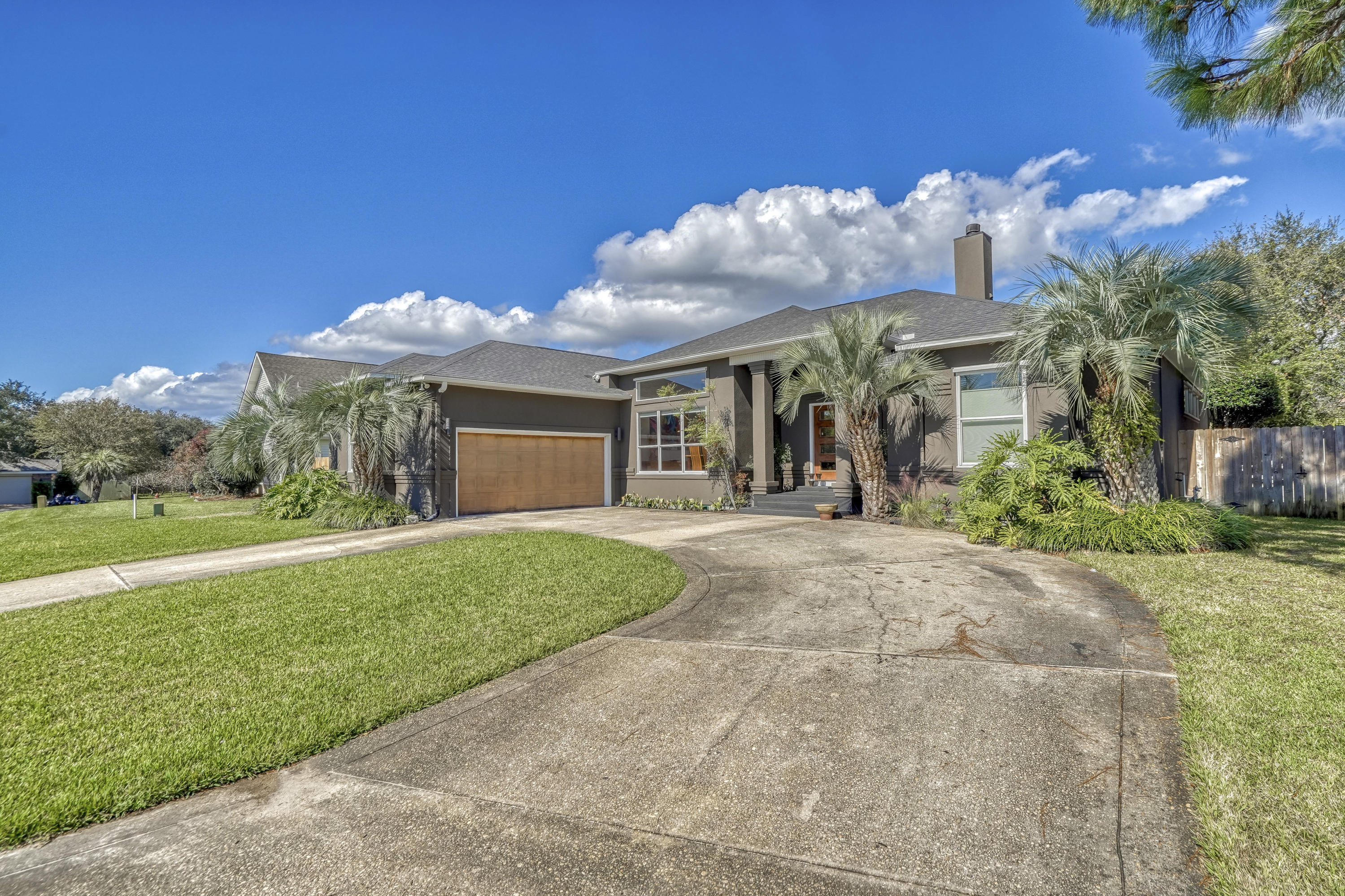 RIVIERA BEACH - Residential