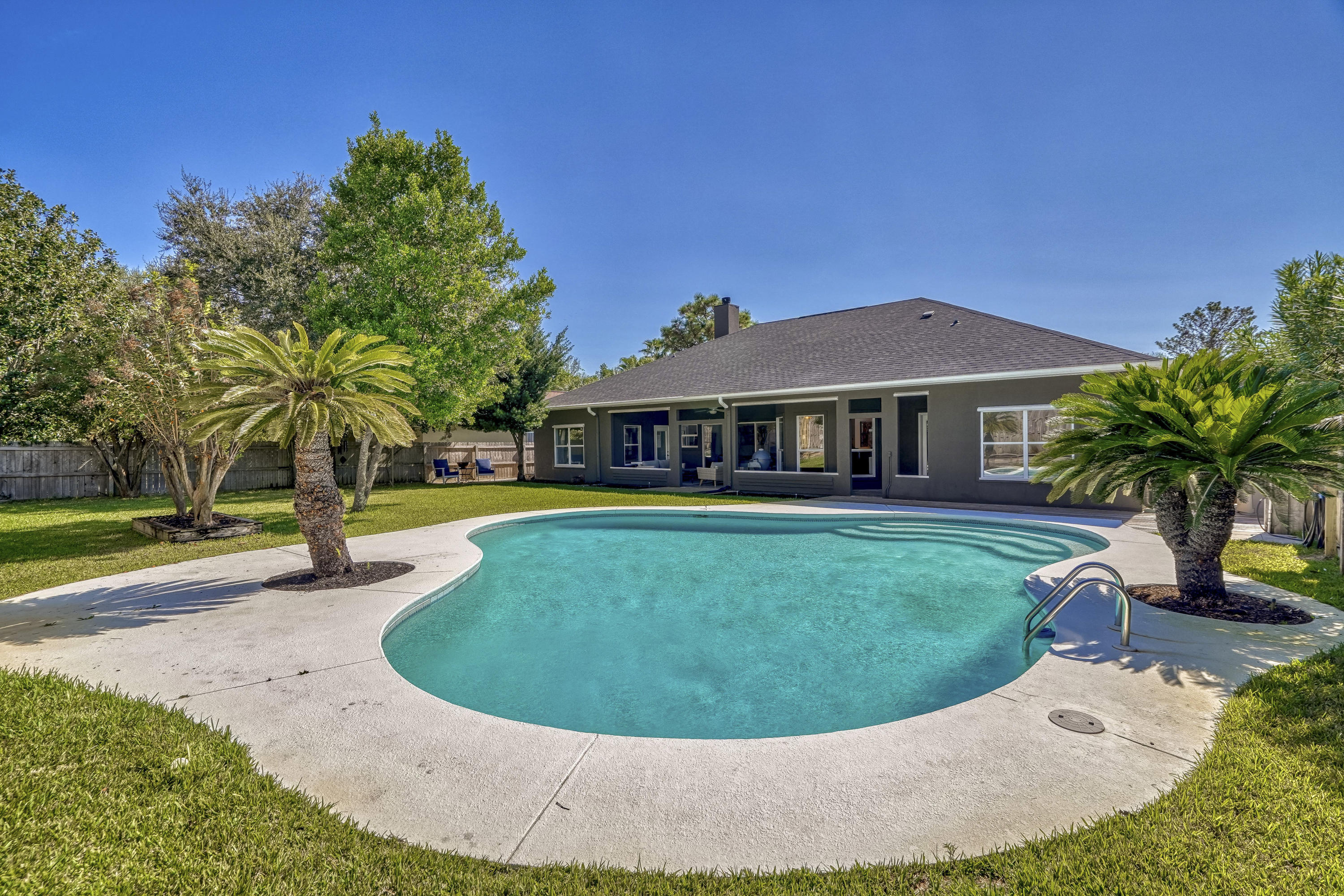 RIVIERA BEACH - Residential