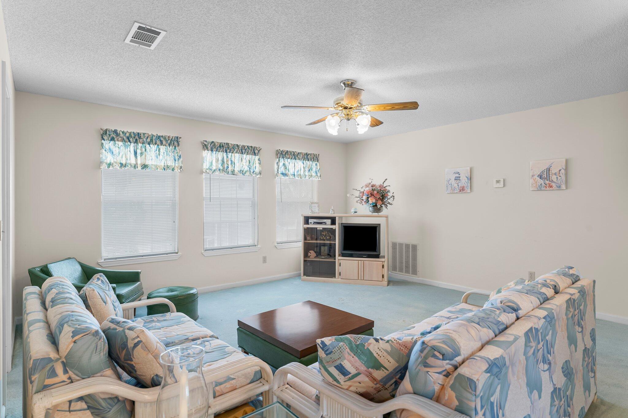 BID-A-WEE S/D - Residential