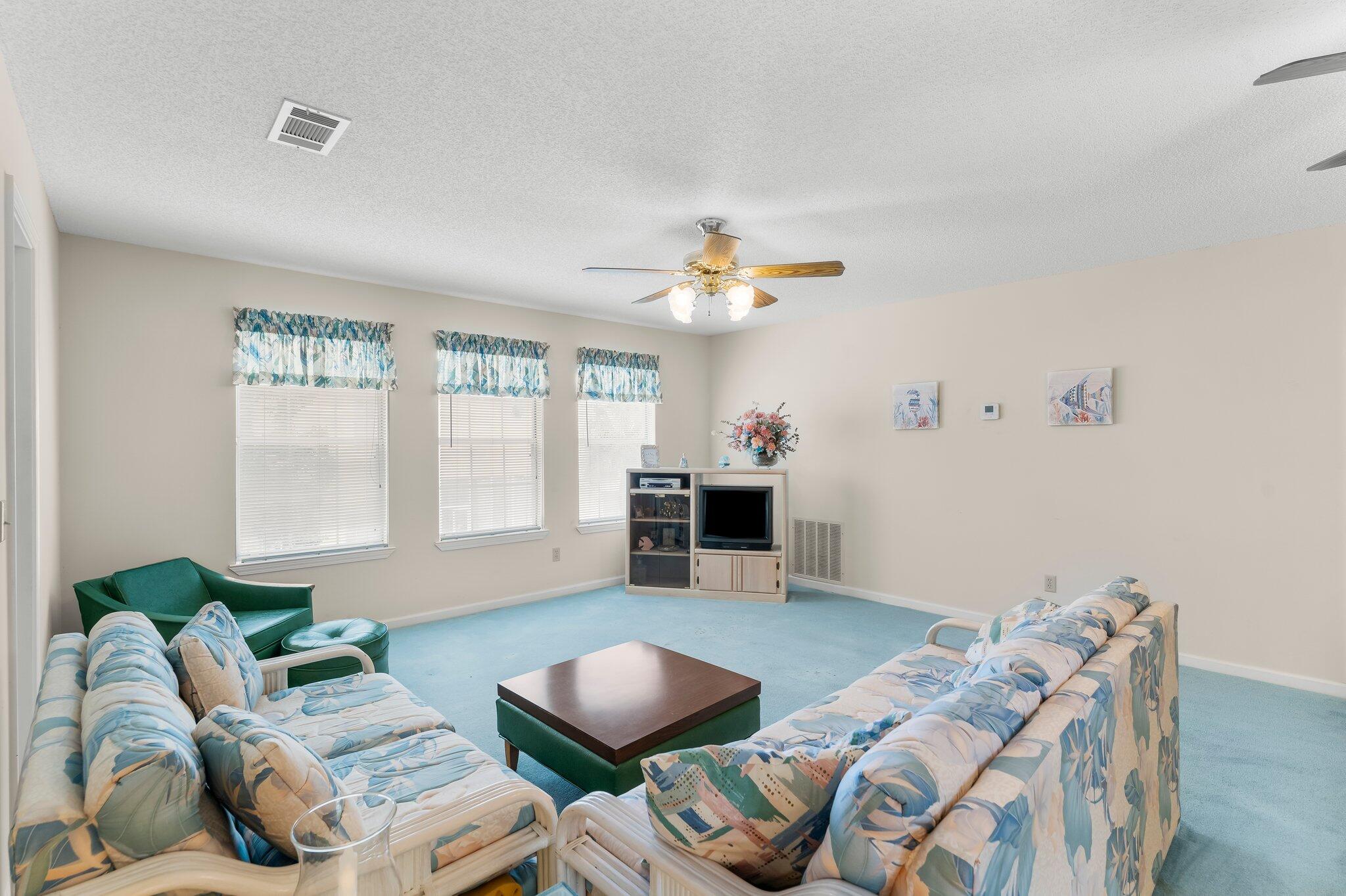 BID-A-WEE S/D - Residential