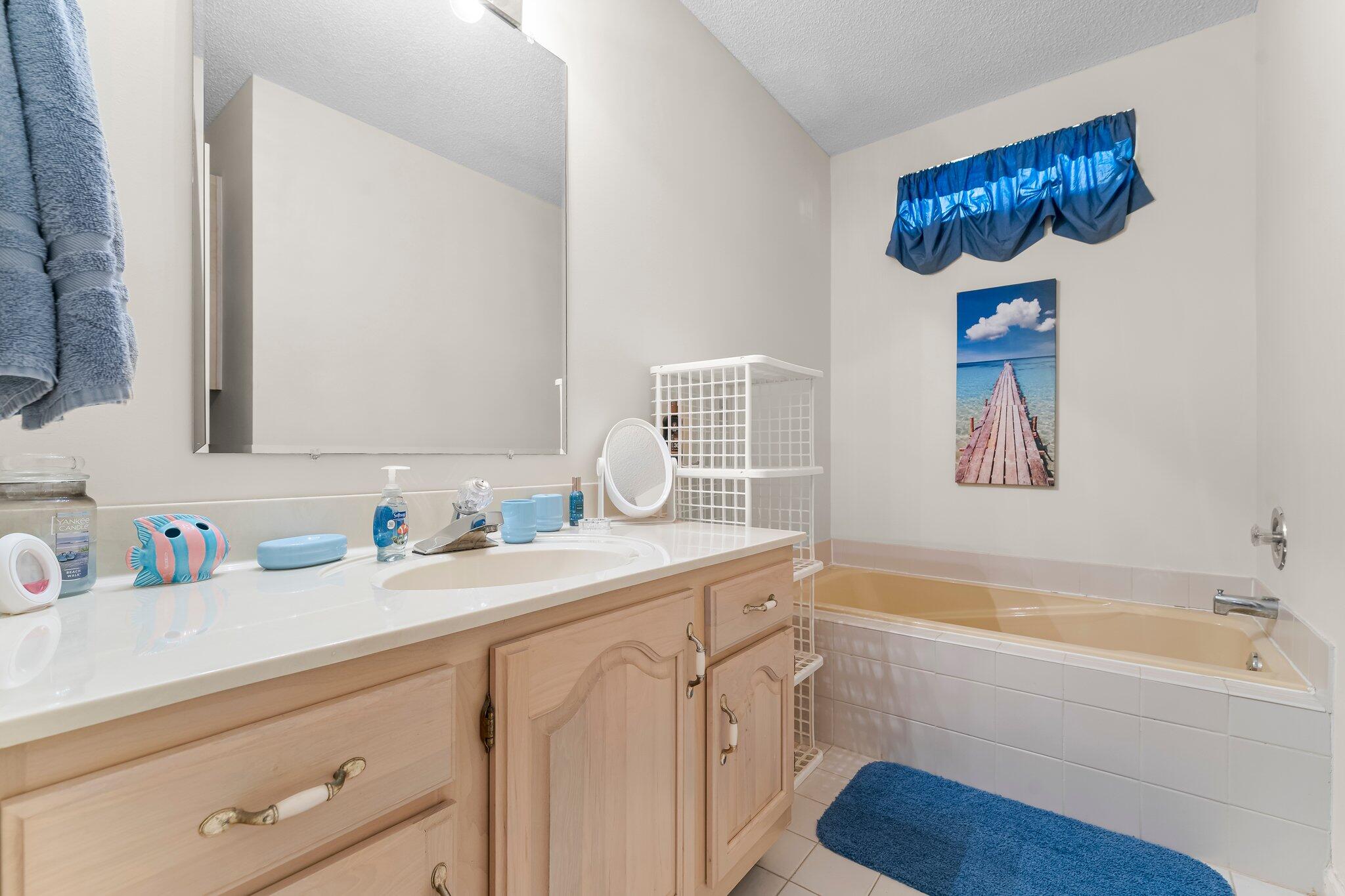 BID-A-WEE S/D - Residential