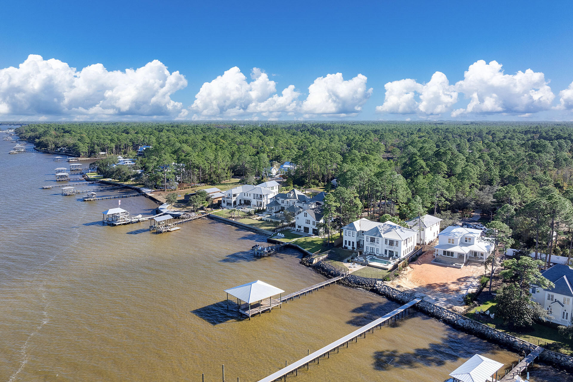 BAY PINE SHORES - Residential