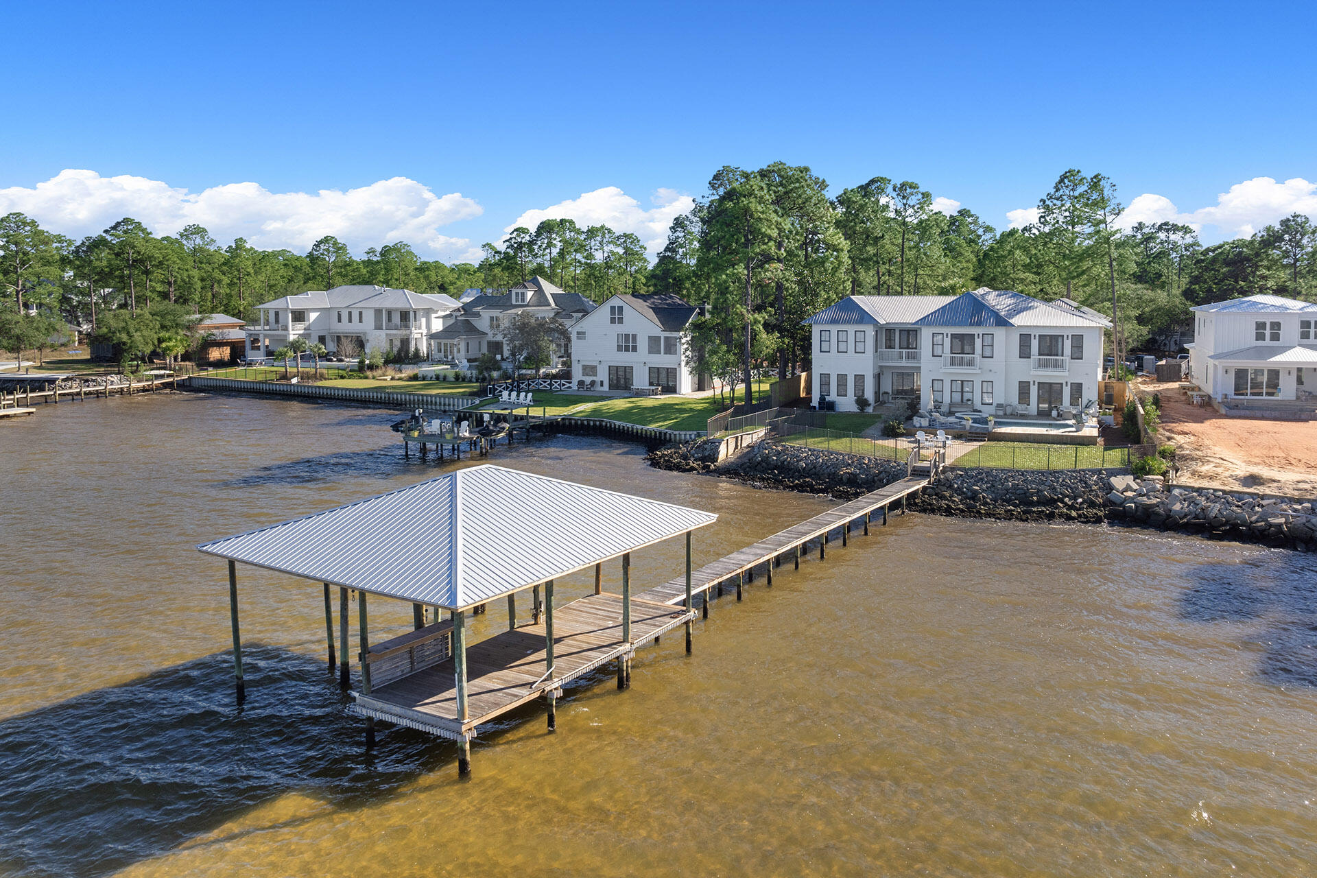 BAY PINE SHORES - Residential