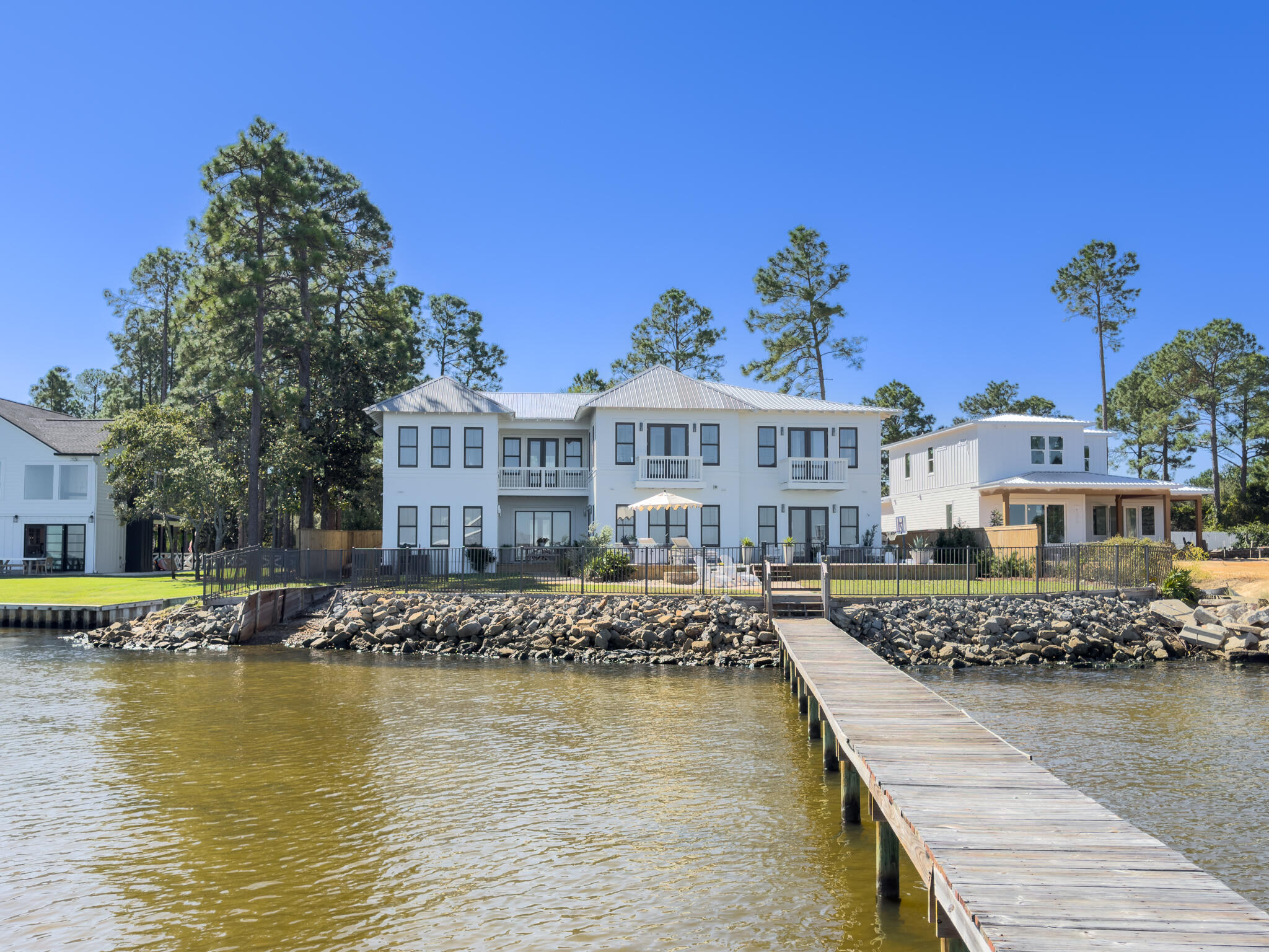 BAY PINE SHORES - Residential