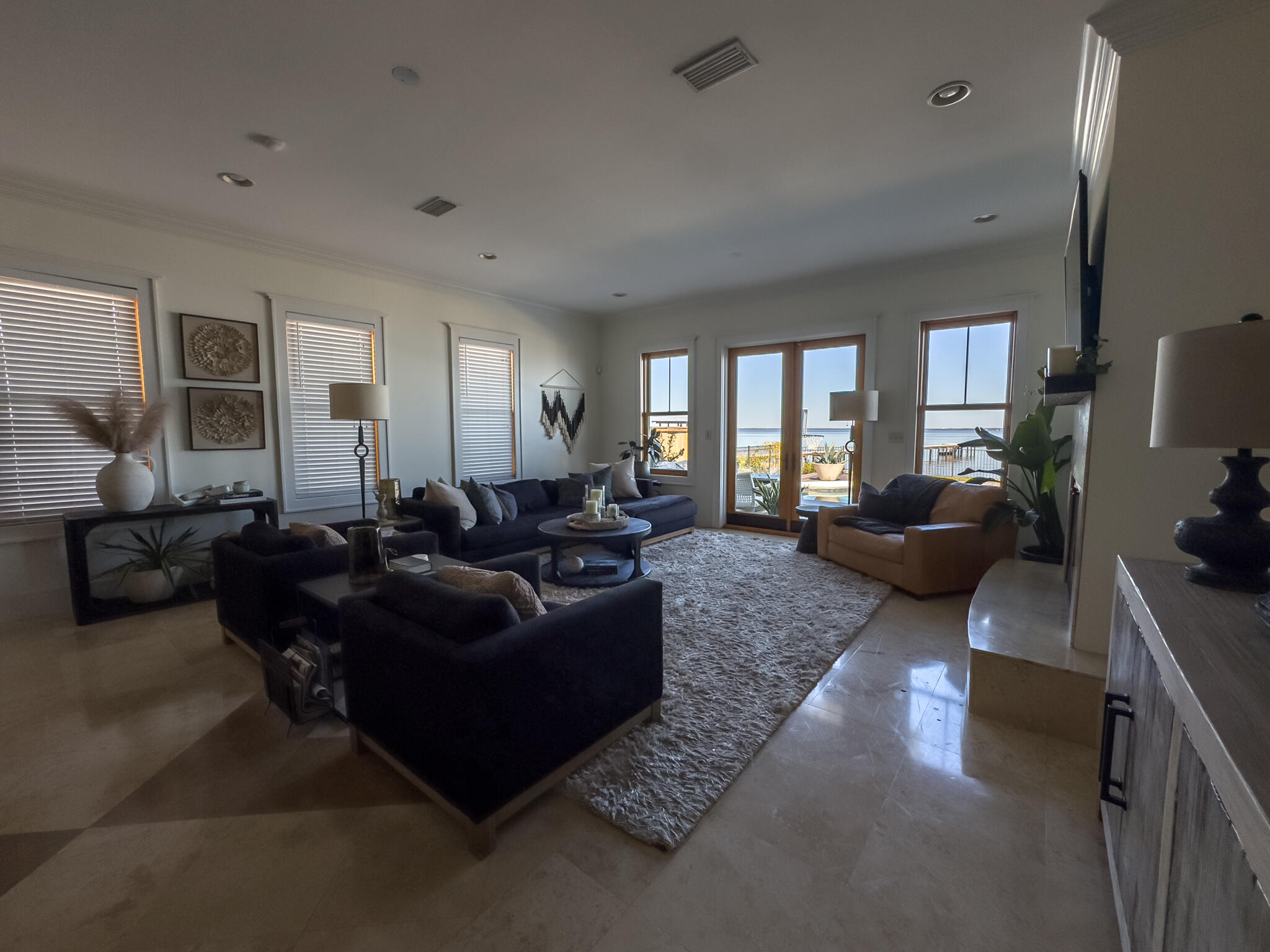 BAY PINE SHORES - Residential