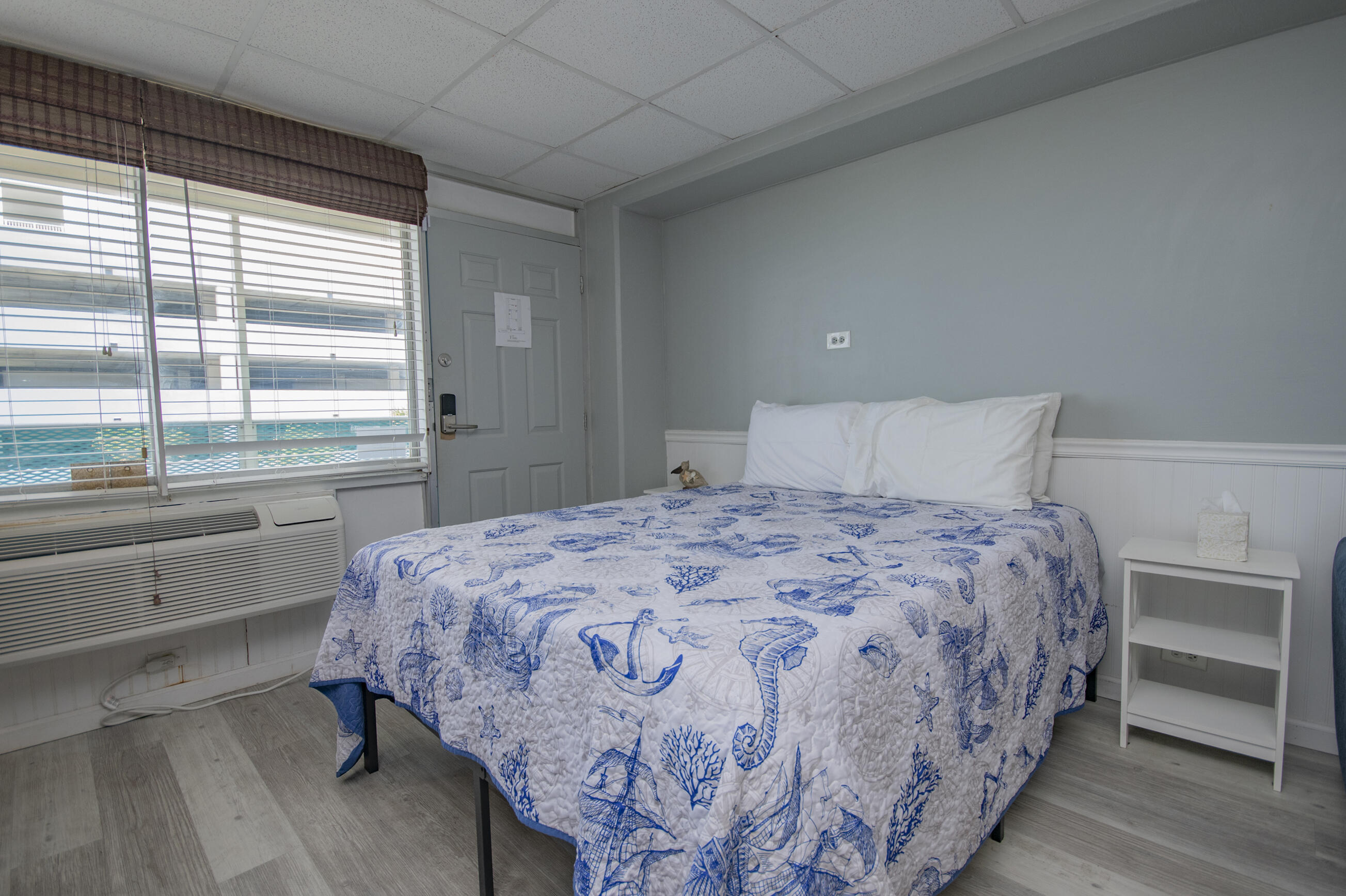 Fontainebleau Terrace - Residential