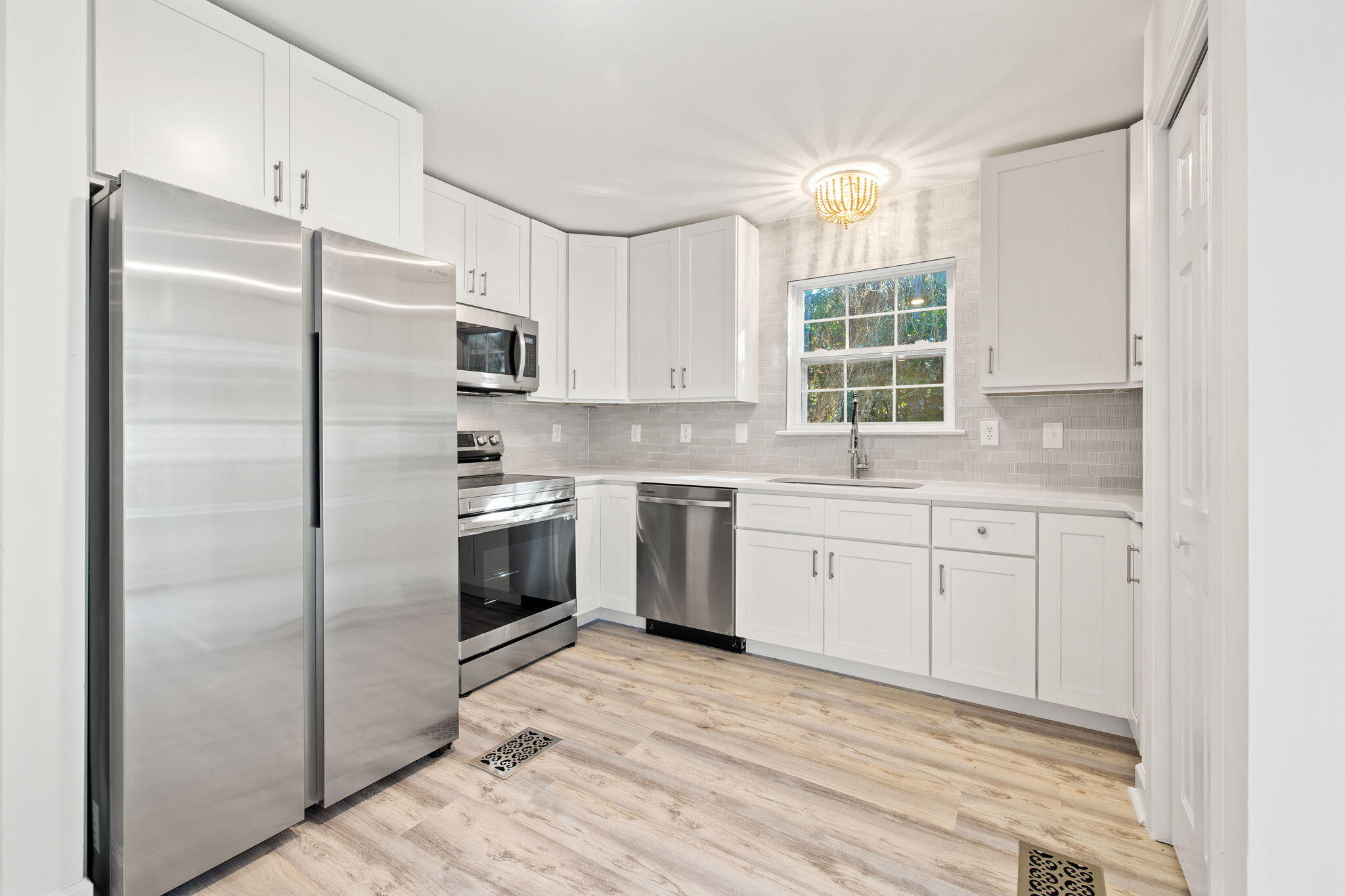 DAUGHETTES AMENDED - Residential Lease