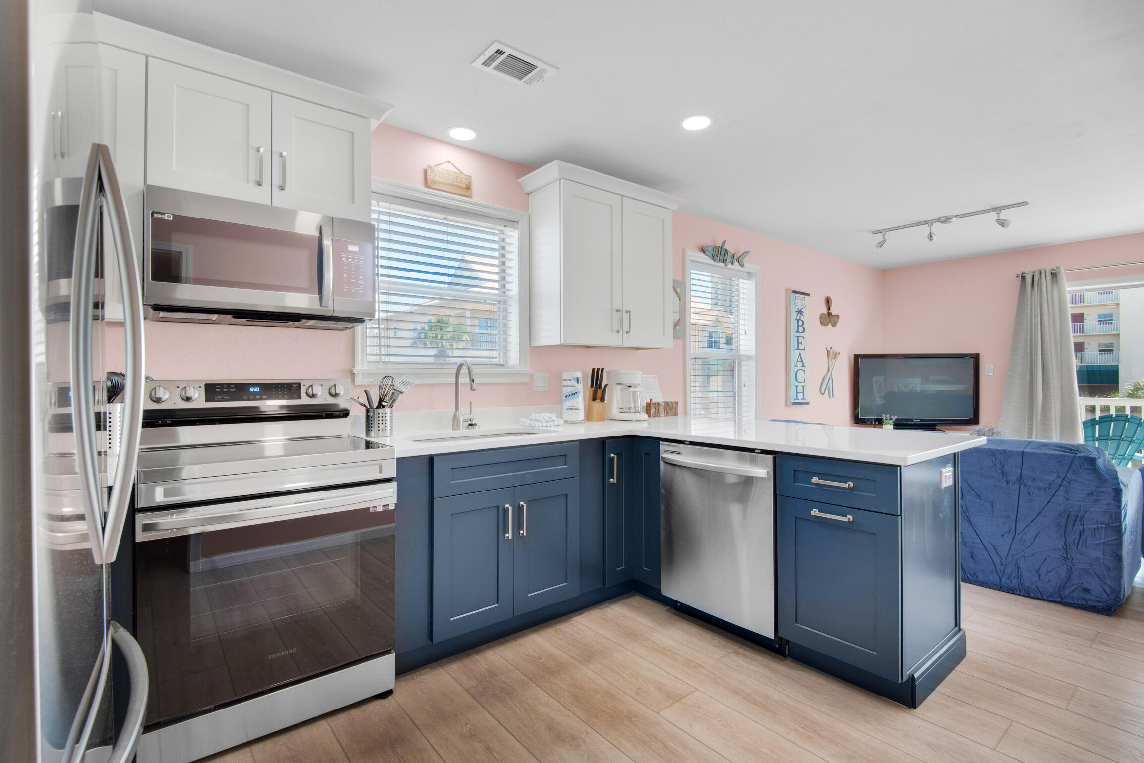 ST MARTIN BEACHWALK VILLAS - Residential