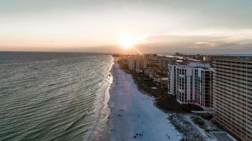 ST MARTIN BEACHWALK VILLAS - Residential