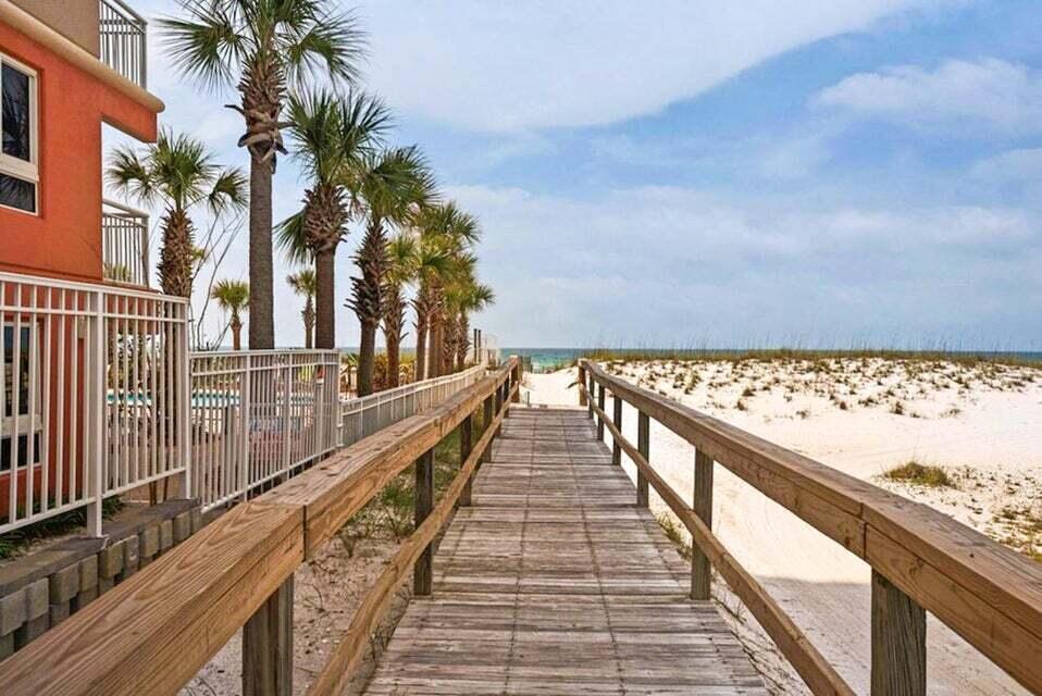 ST MARTIN BEACHWALK VILLAS - Residential