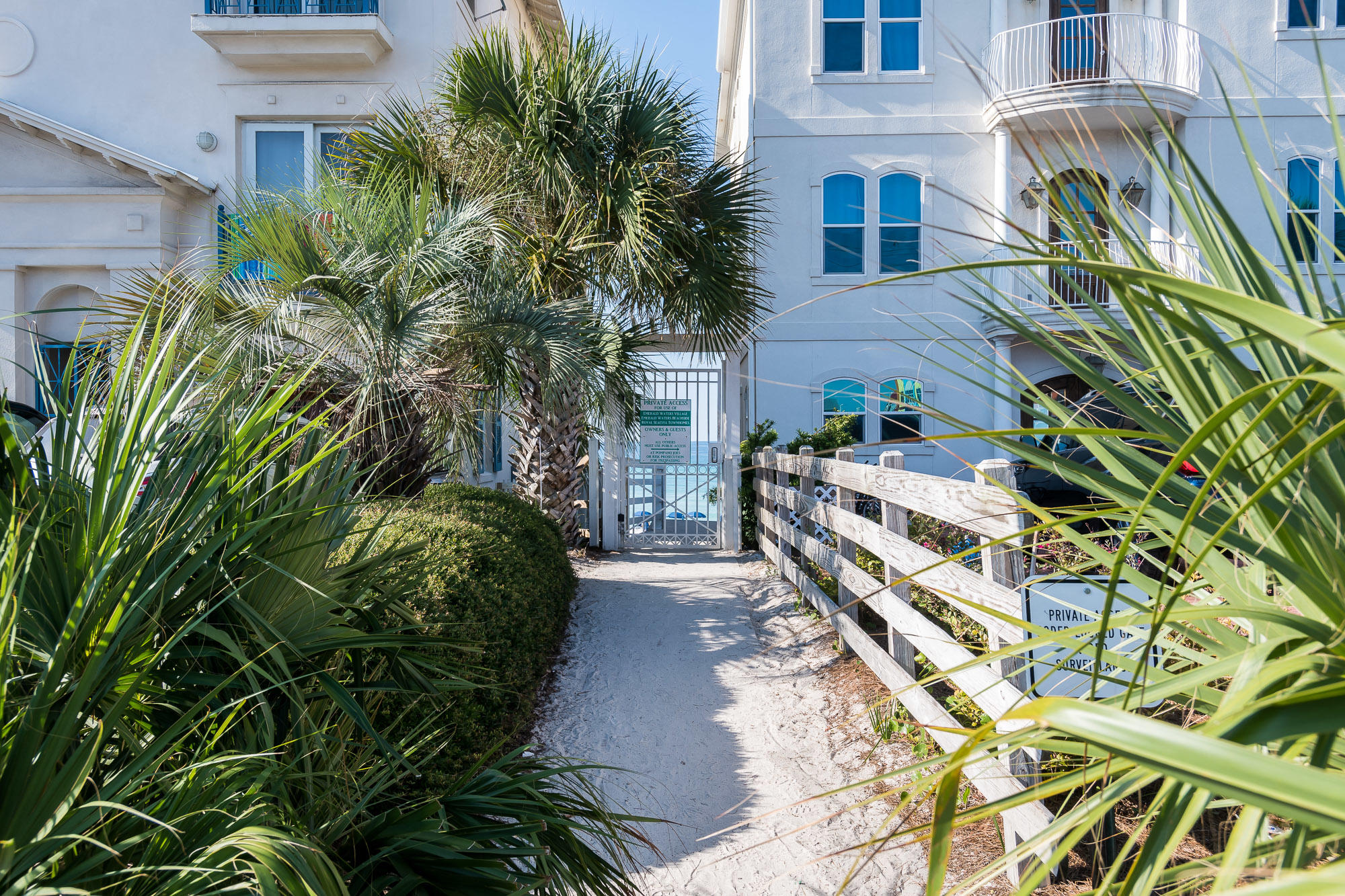 Royal Seaesta - Residential