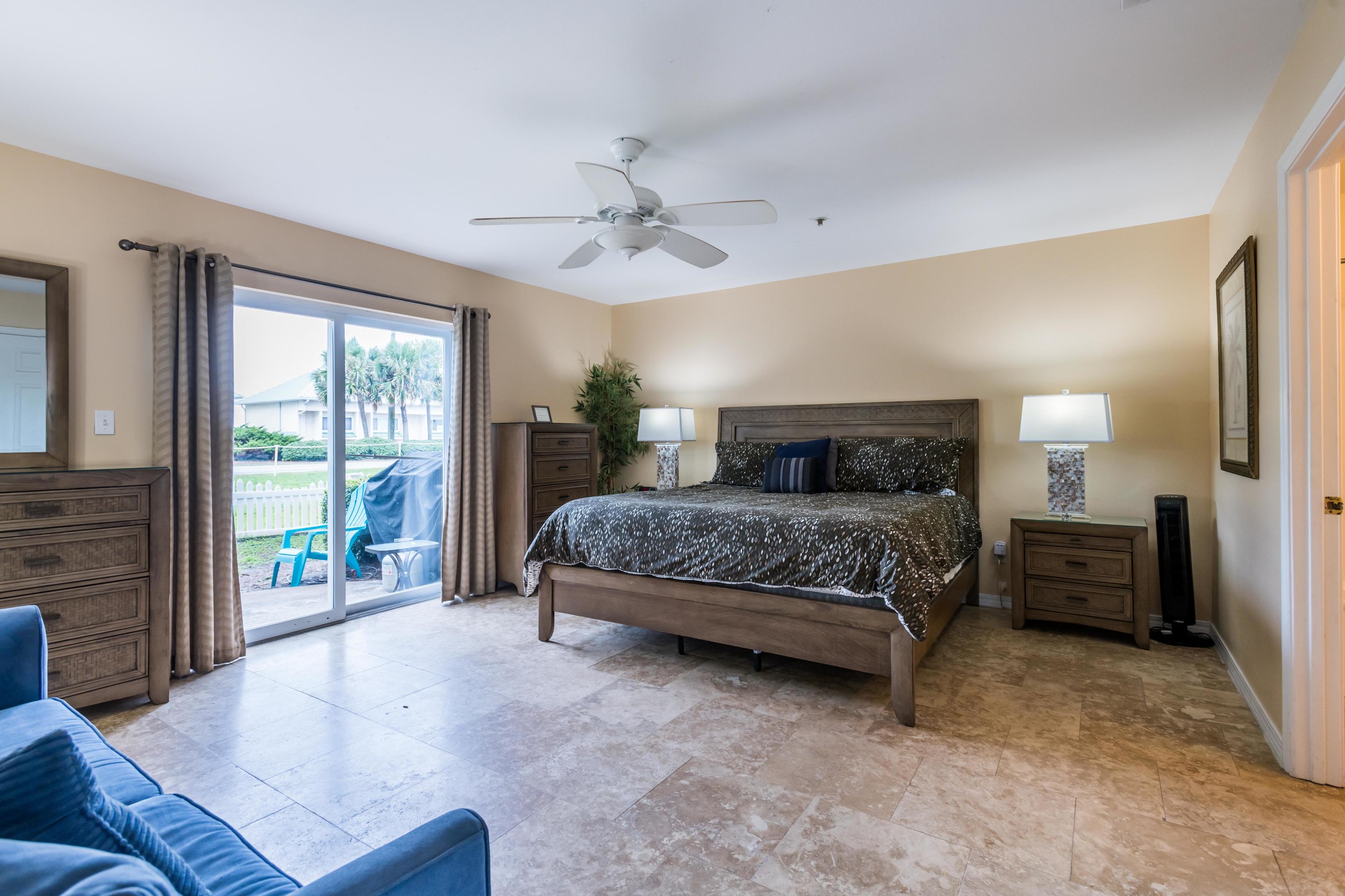 Royal Seaesta - Residential
