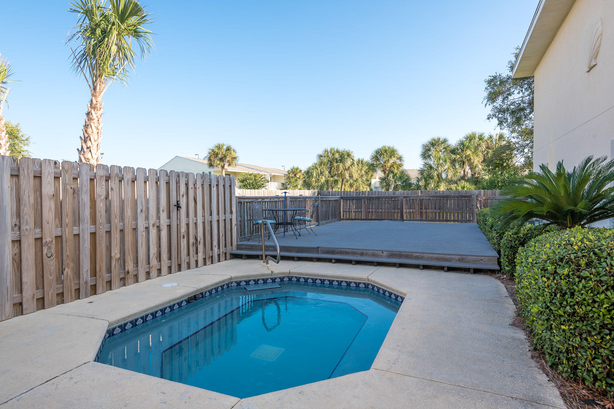 Royal Seaesta - Residential