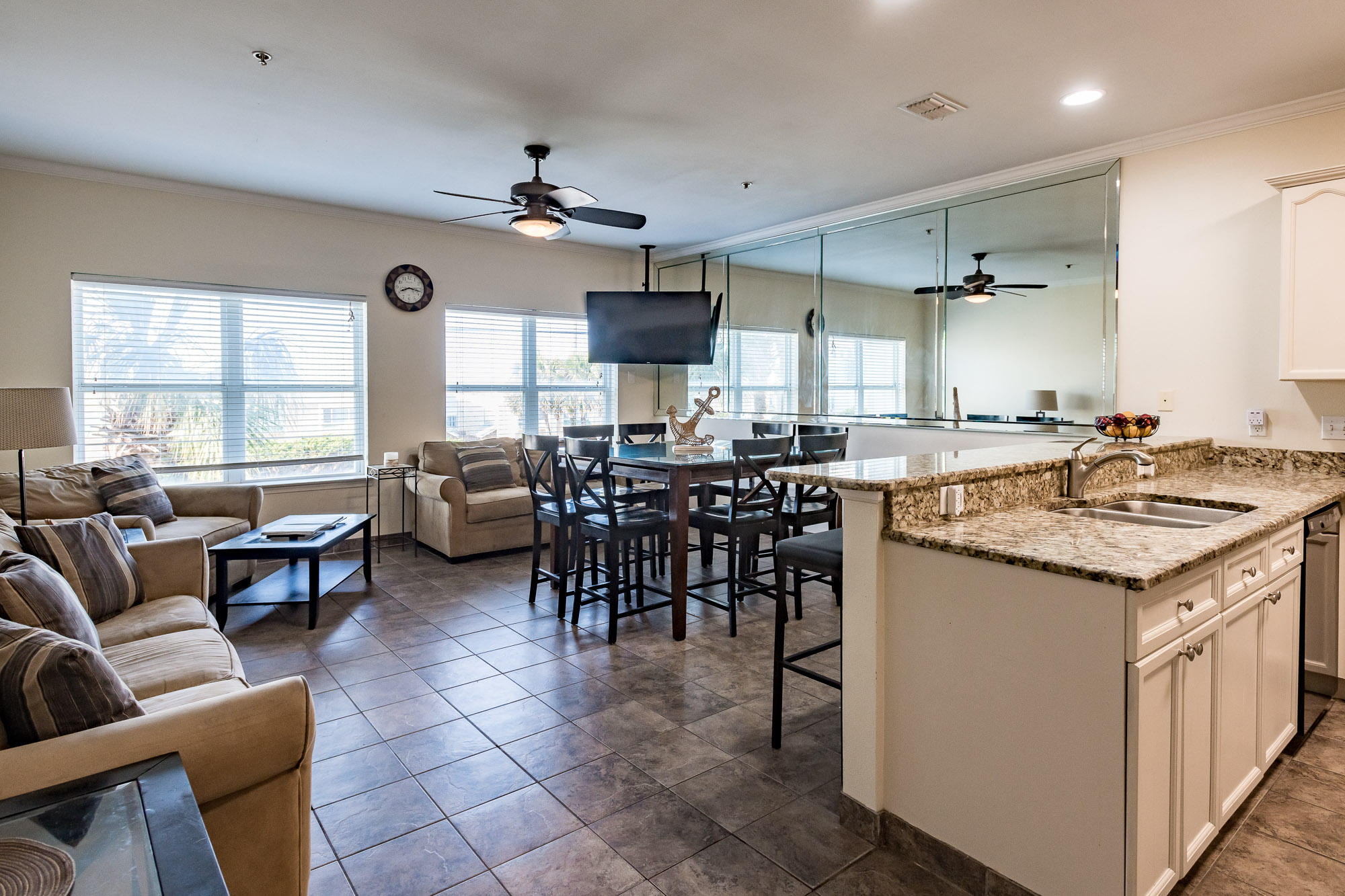 Royal Seaesta - Residential
