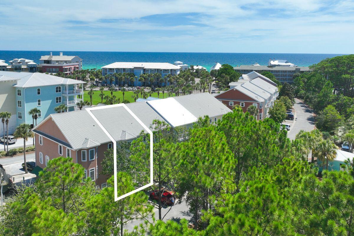 GULF PLACE COURTYARD - Residential