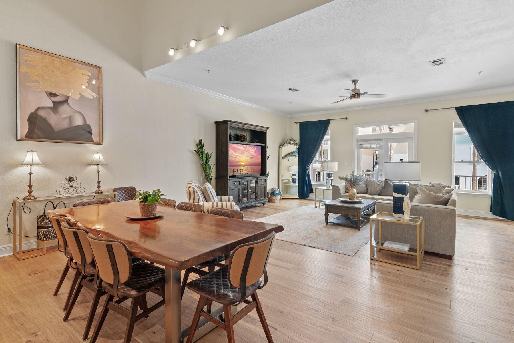 GULF PLACE COURTYARD - Residential