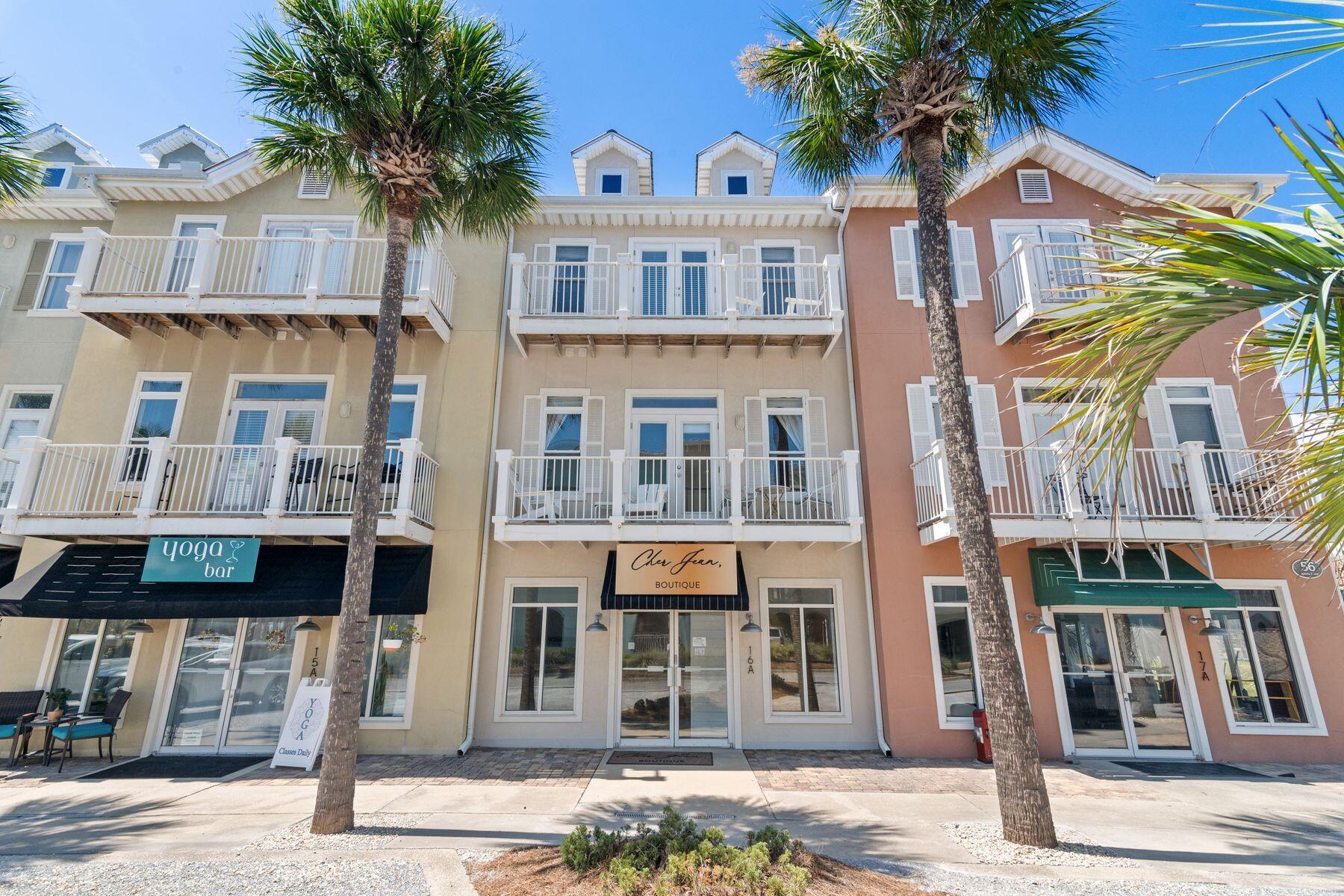 GULF PLACE COURTYARD - Residential