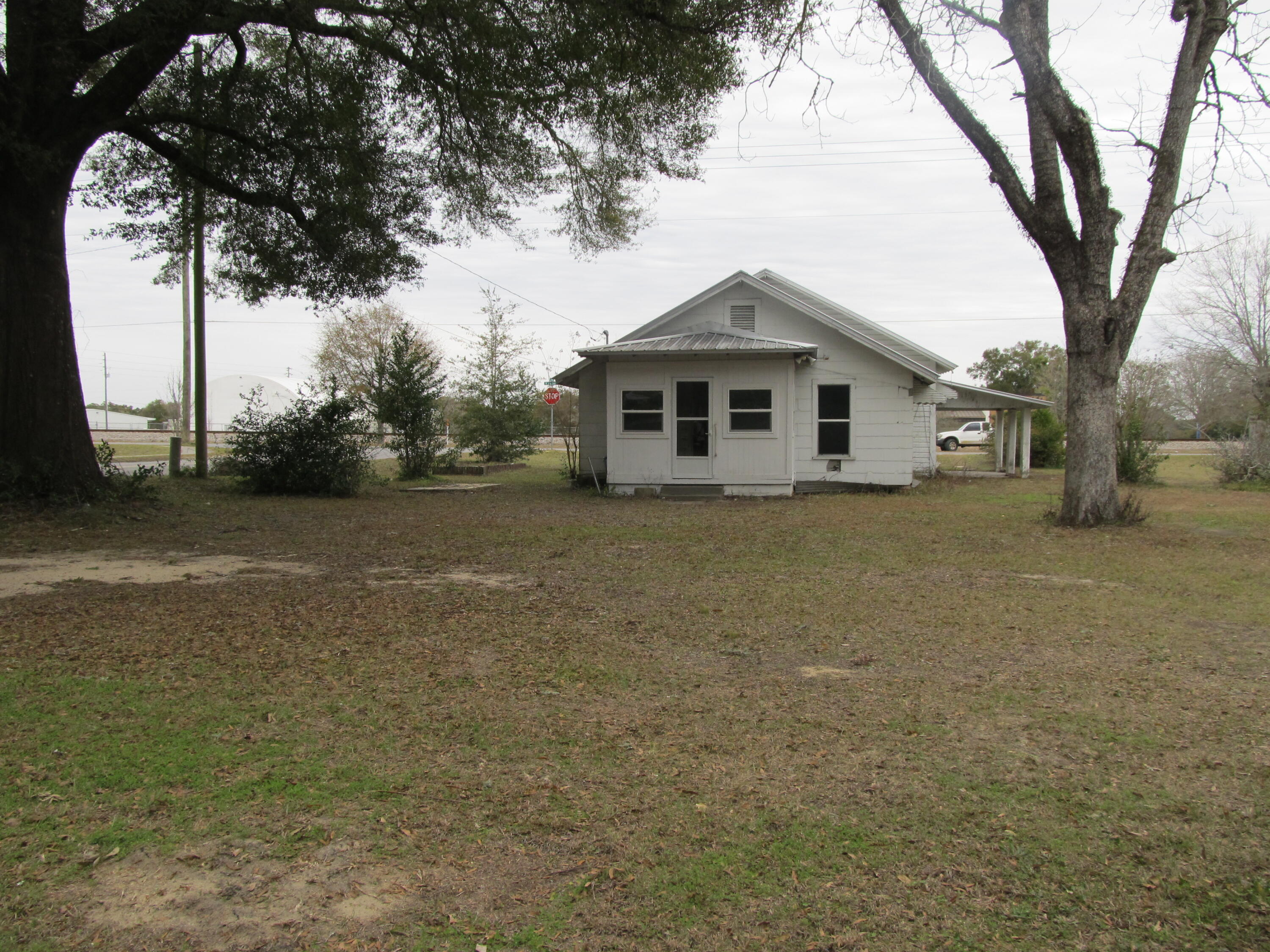 TOWN OF DEFUNIAK SPRINGS - Residential