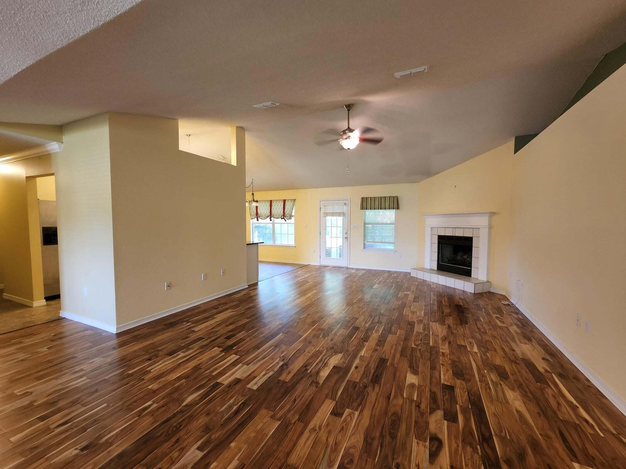 CREETWOODS - Residential Lease