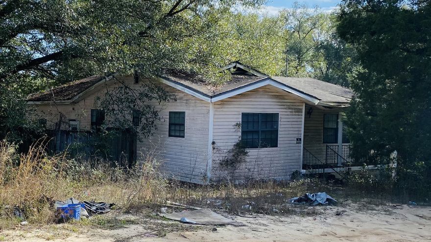 Hey there, Investors! This 3br/1ba home needs some major lovin'! Fix it up or demolish and start fresh on this 0.11 acre lot. Not in livable condition due to extensive repairs needed. Let this be your opportunity to make this a place called home again!
