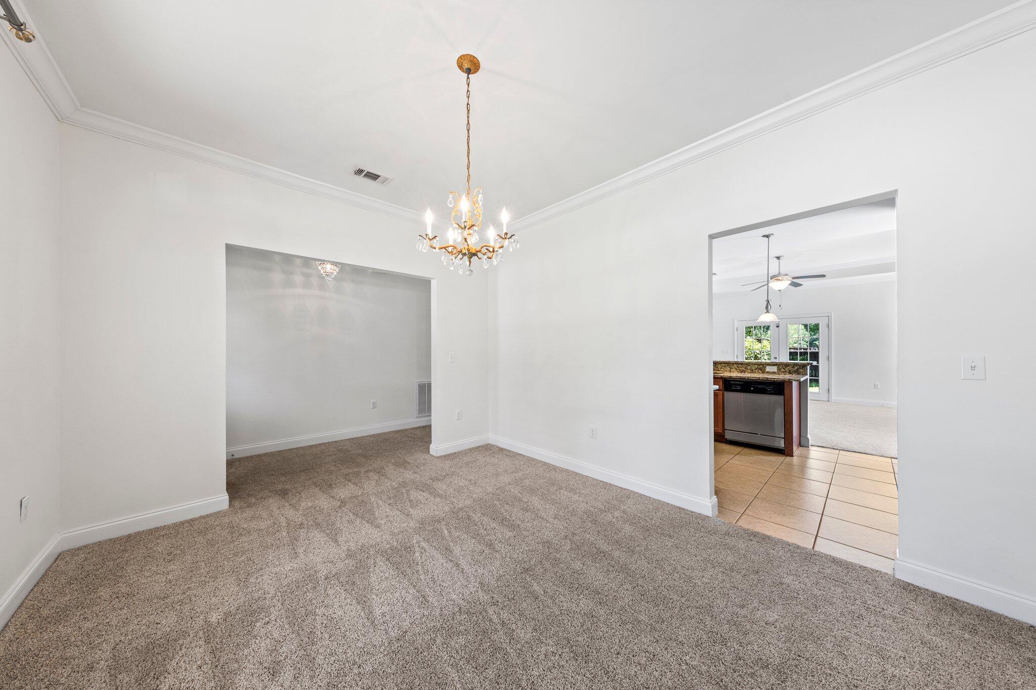 VALPARAISO PINECREST 6 - Residential Lease