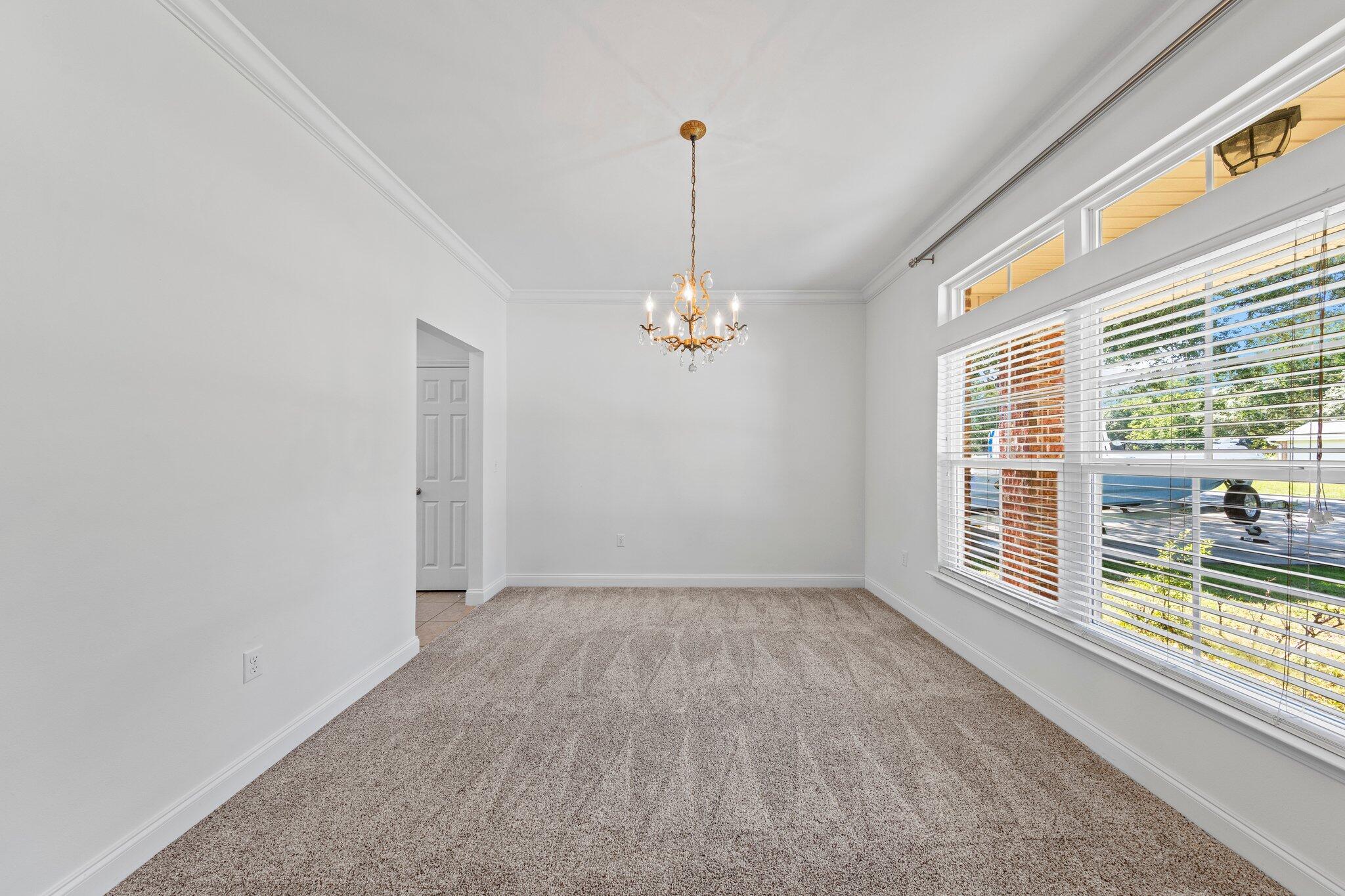 VALPARAISO PINECREST 6 - Residential Lease