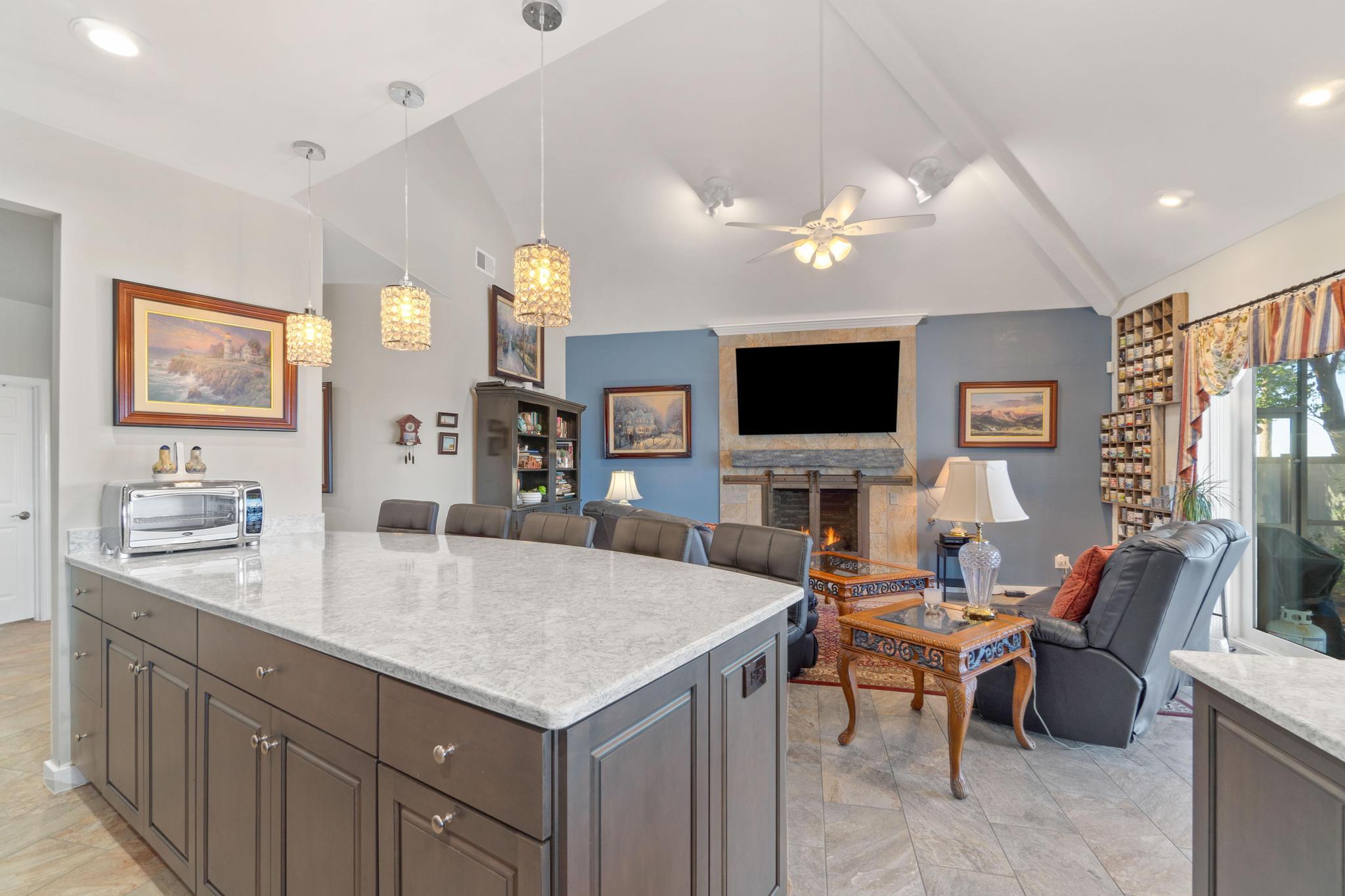 HOLIDAY SHORES ESTATES 1ST ADDN - Residential