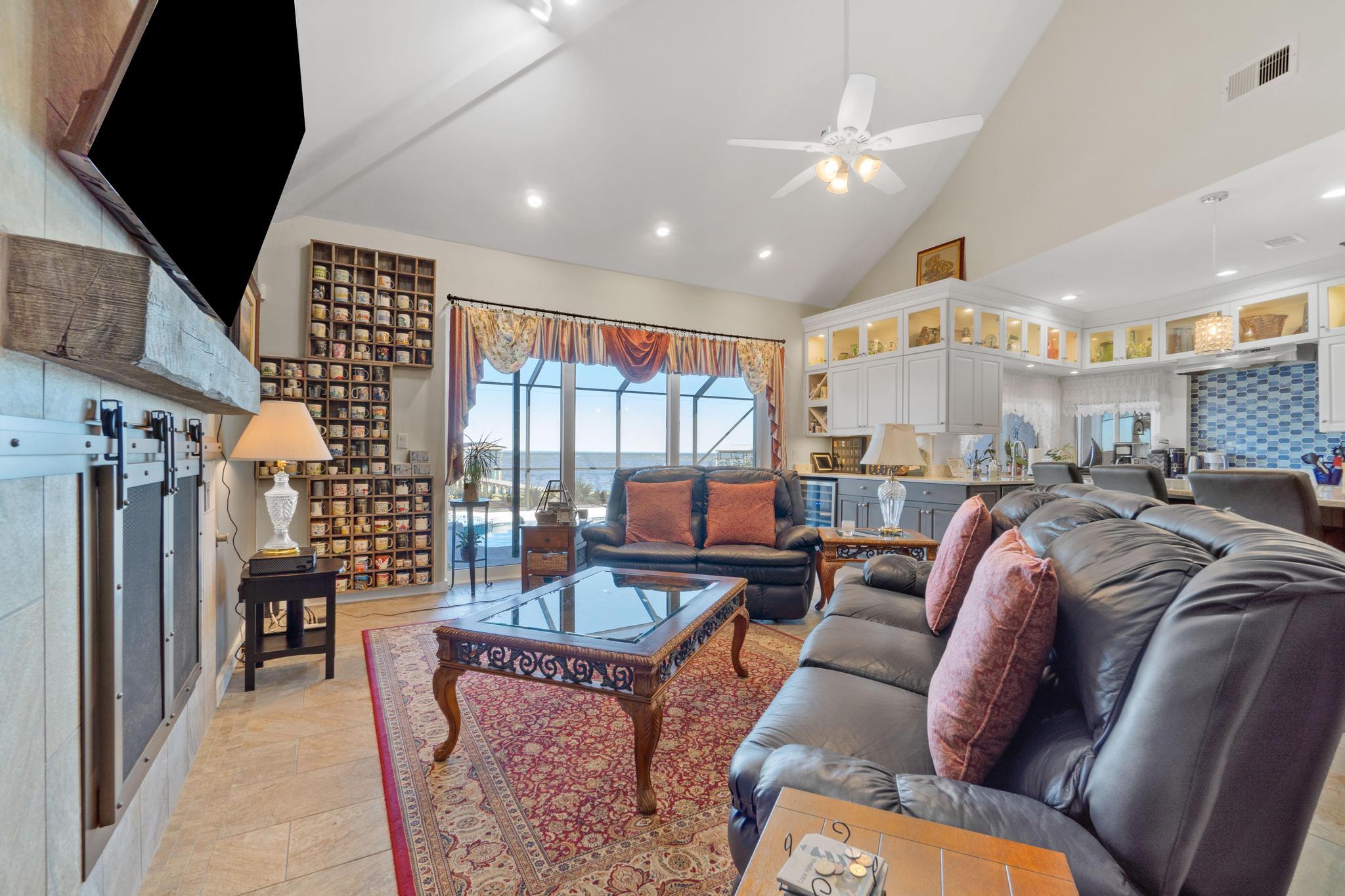 HOLIDAY SHORES ESTATES 1ST ADDN - Residential