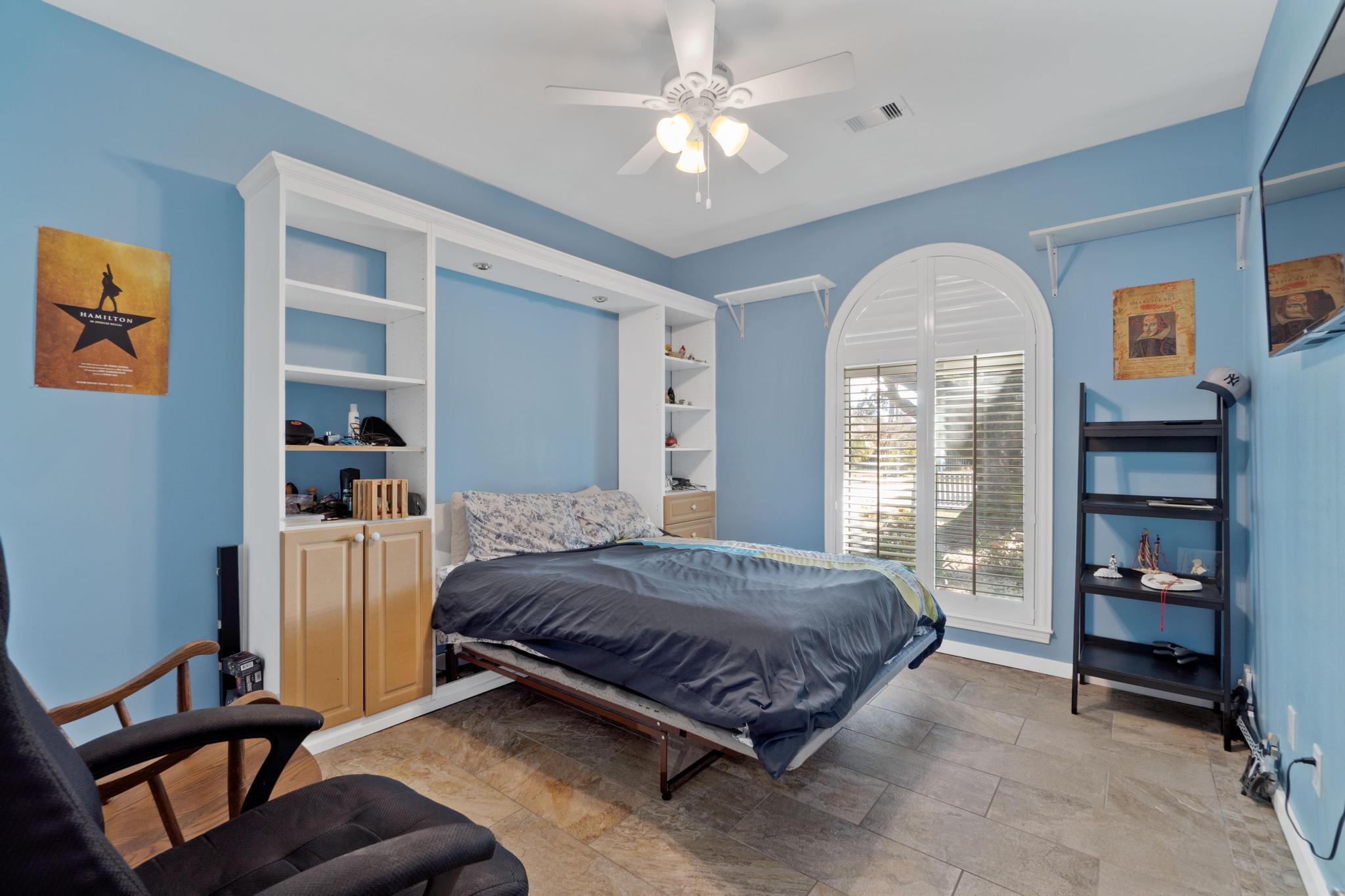 HOLIDAY SHORES ESTATES 1ST ADDN - Residential