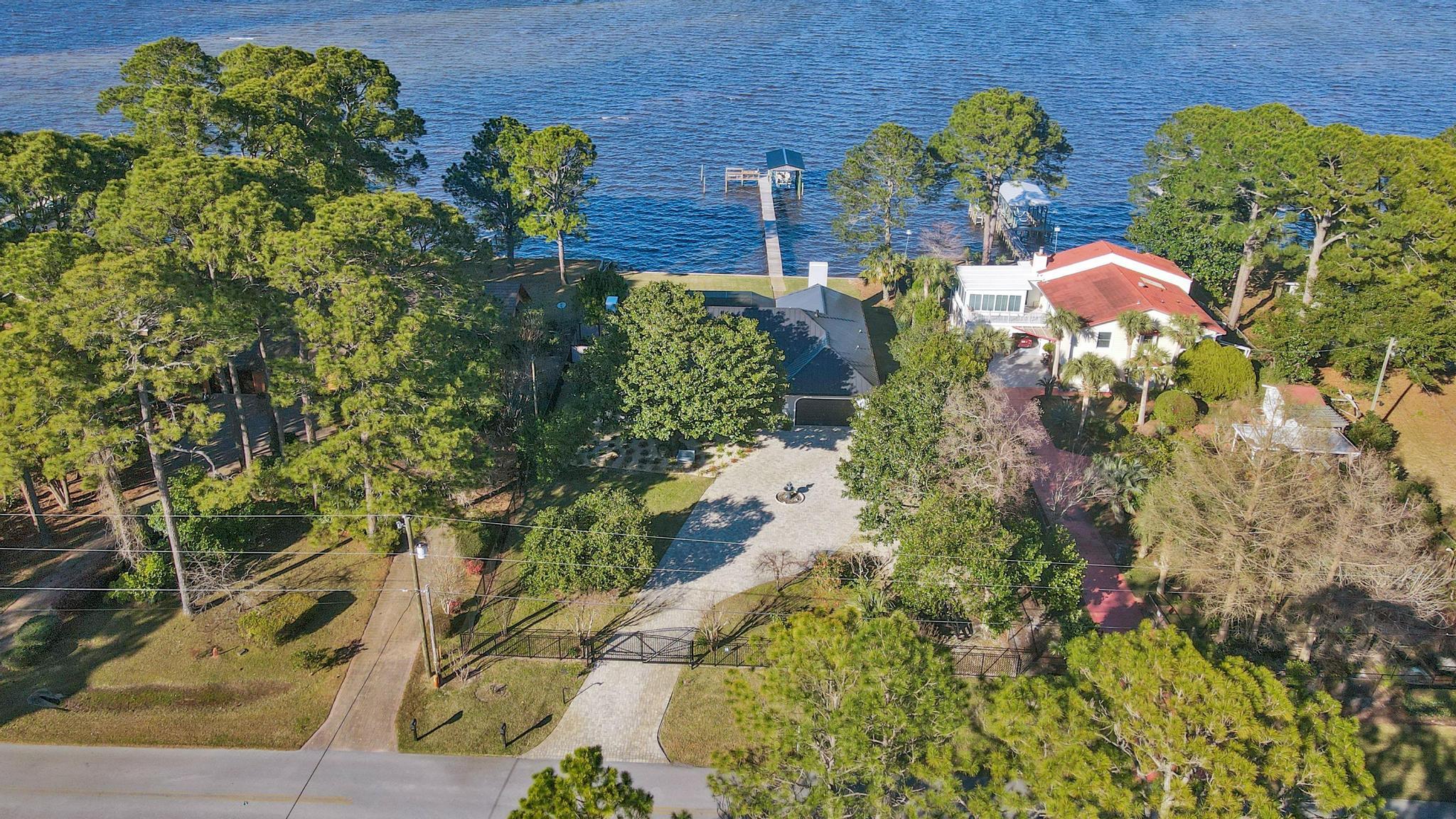 HOLIDAY SHORES ESTATES 1ST ADDN - Residential