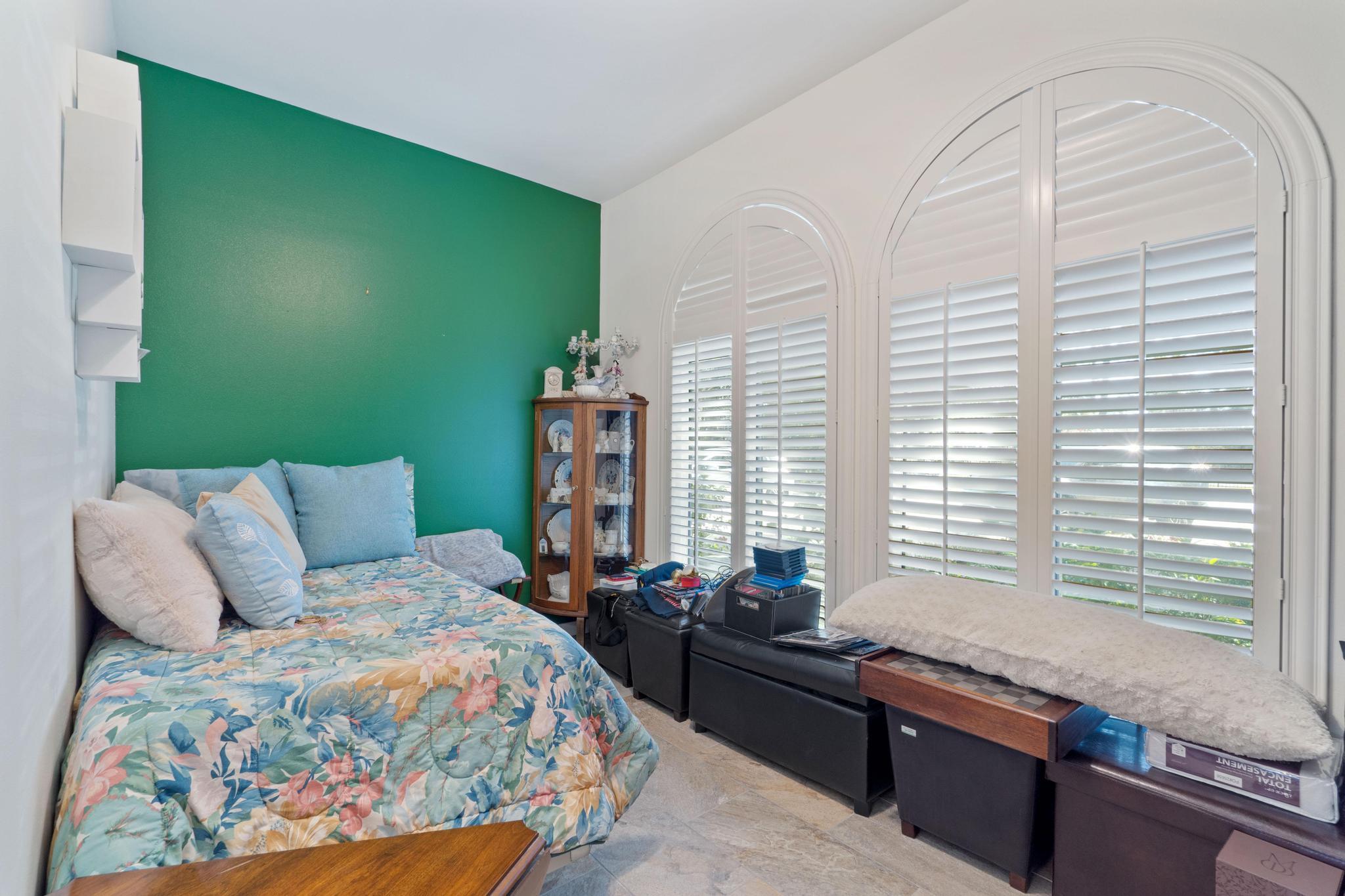HOLIDAY SHORES ESTATES 1ST ADDN - Residential