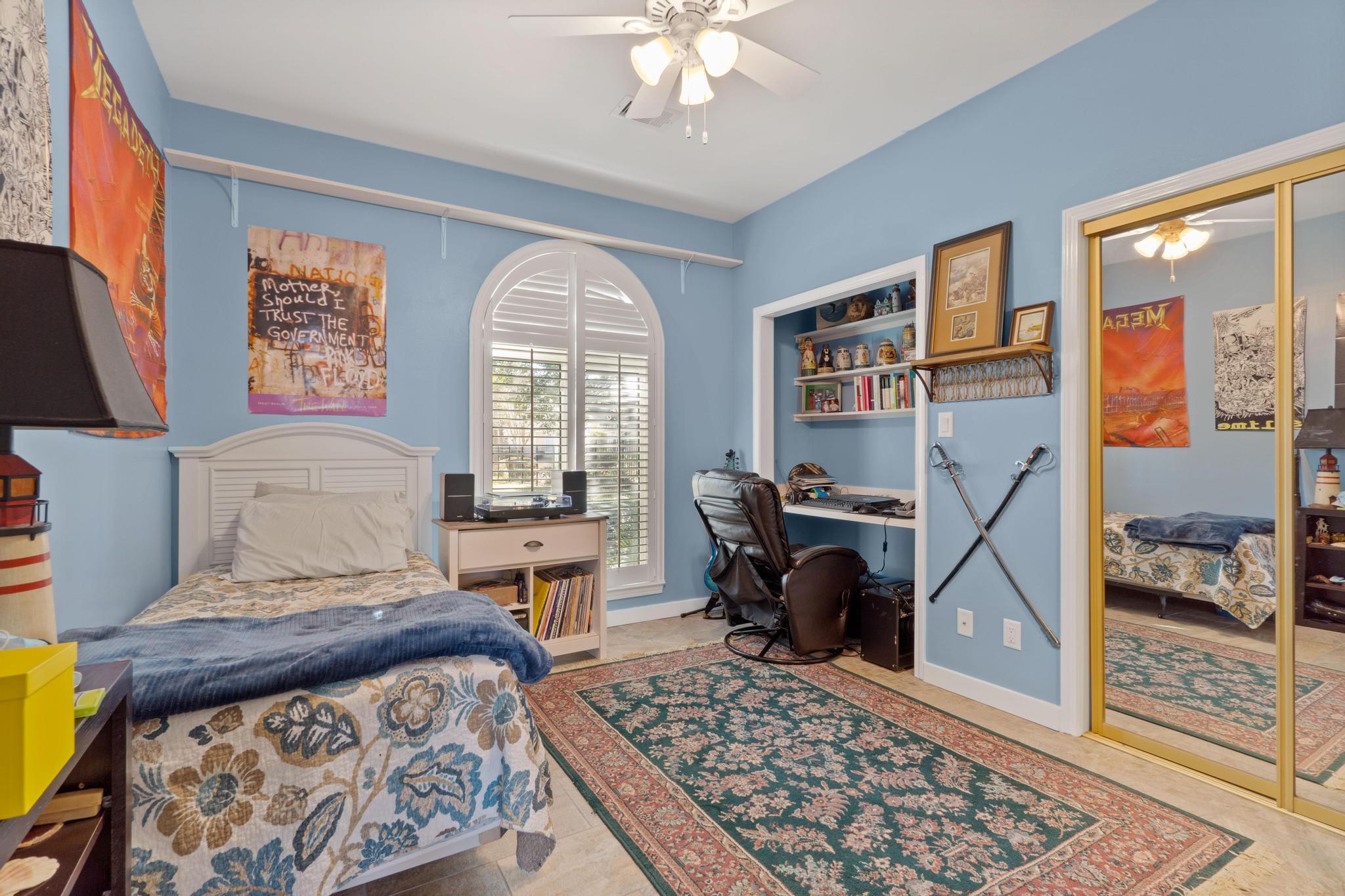 HOLIDAY SHORES ESTATES 1ST ADDN - Residential