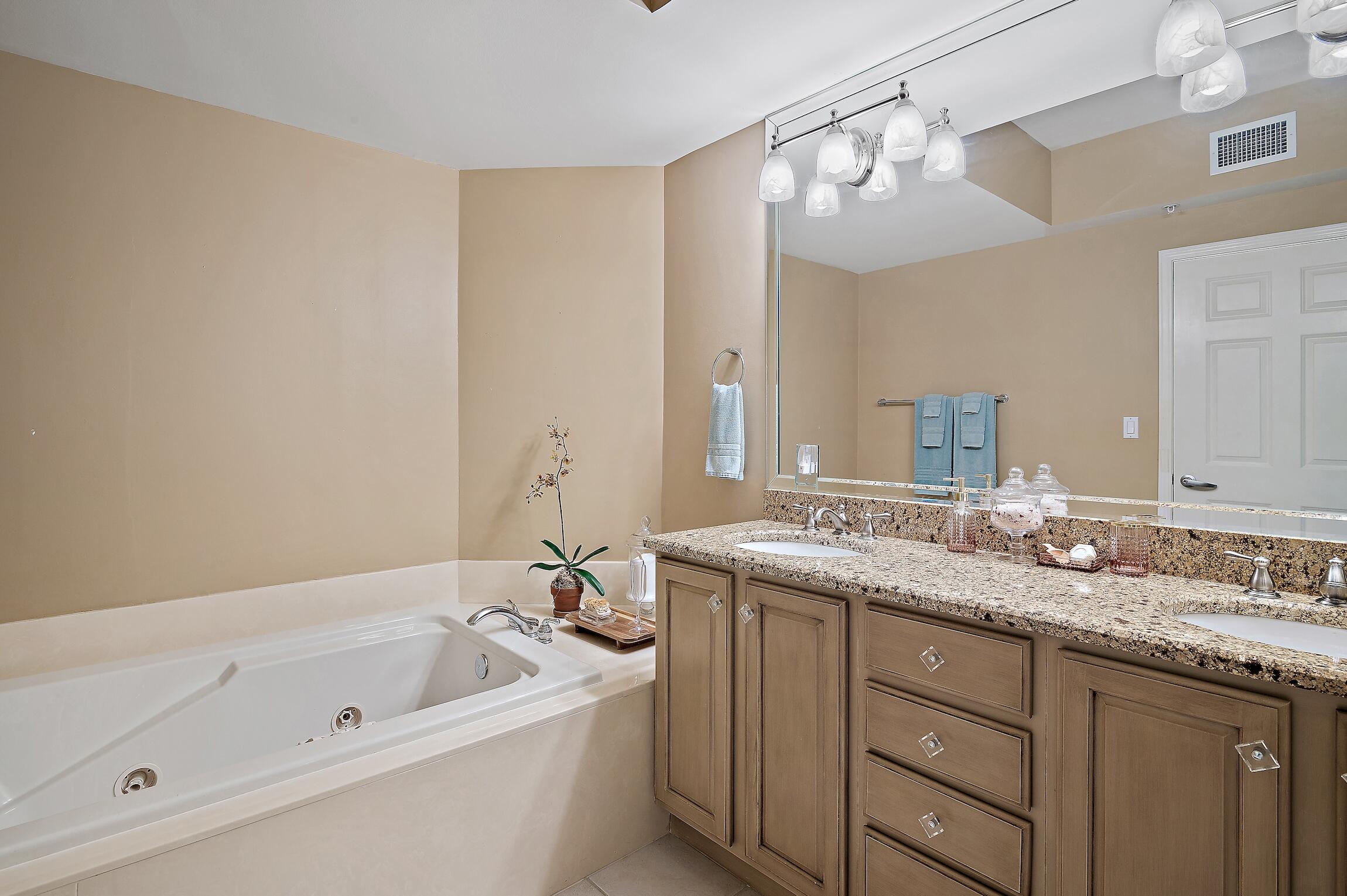 SILVER BEACH TOWERS - Residential