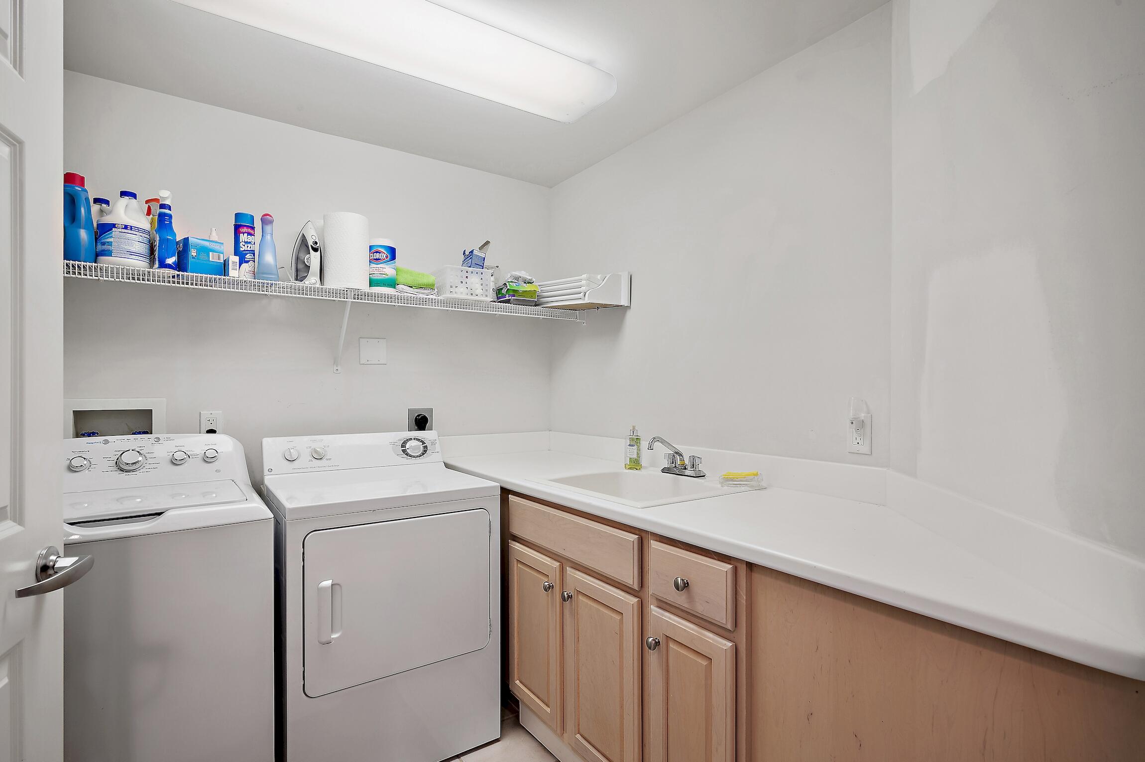 SILVER BEACH TOWERS - Residential