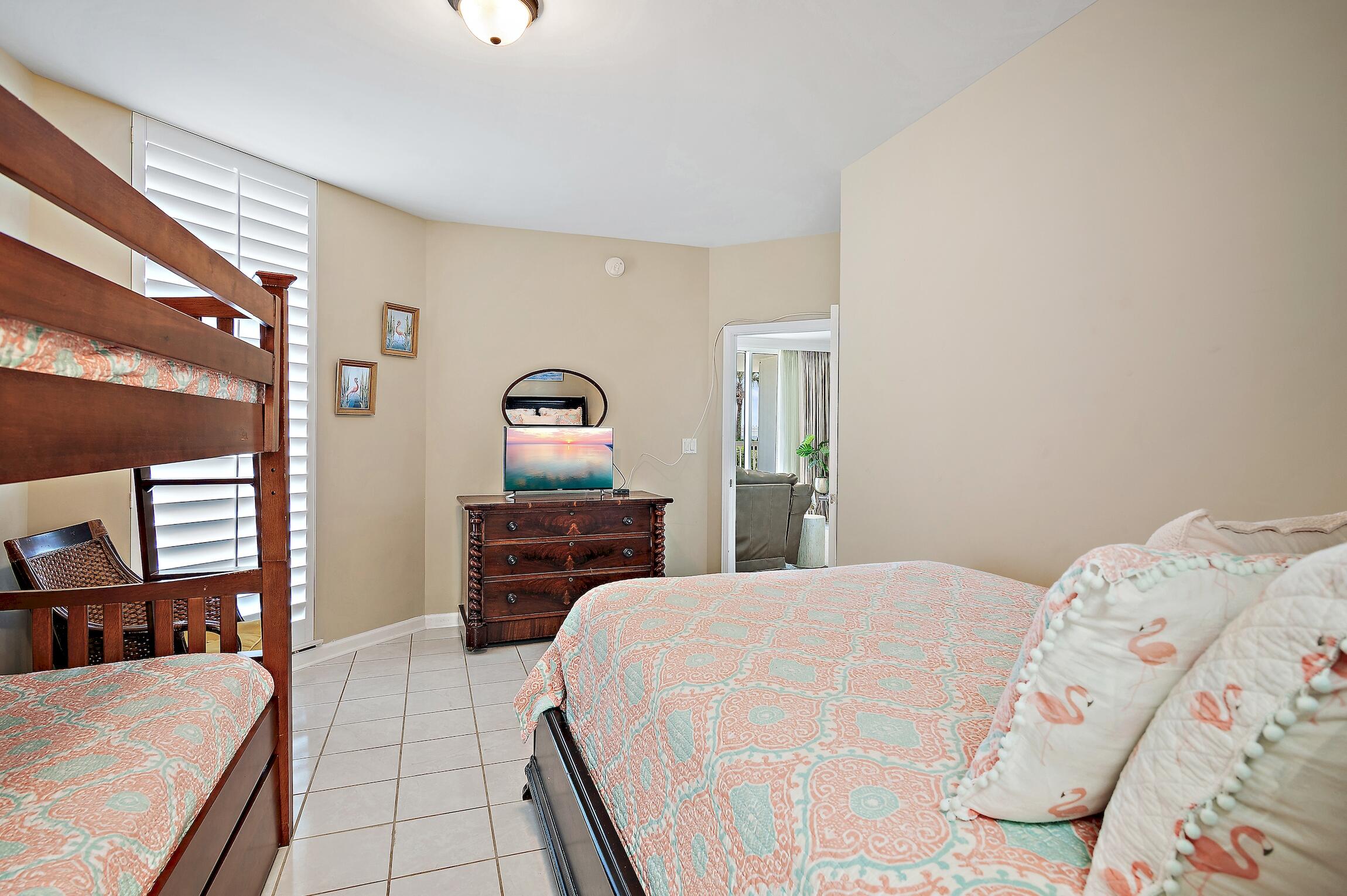 SILVER BEACH TOWERS - Residential