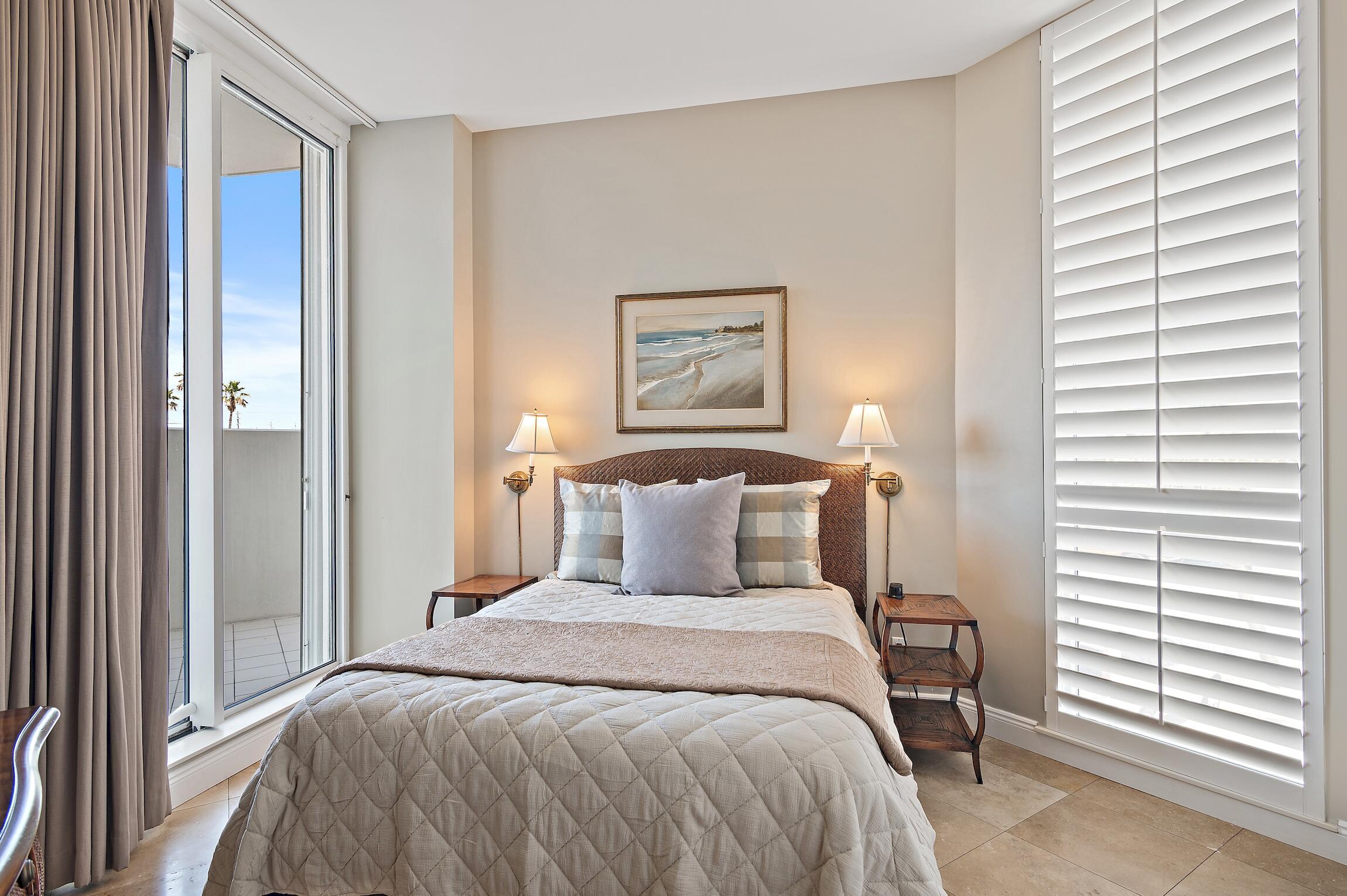 SILVER BEACH TOWERS - Residential