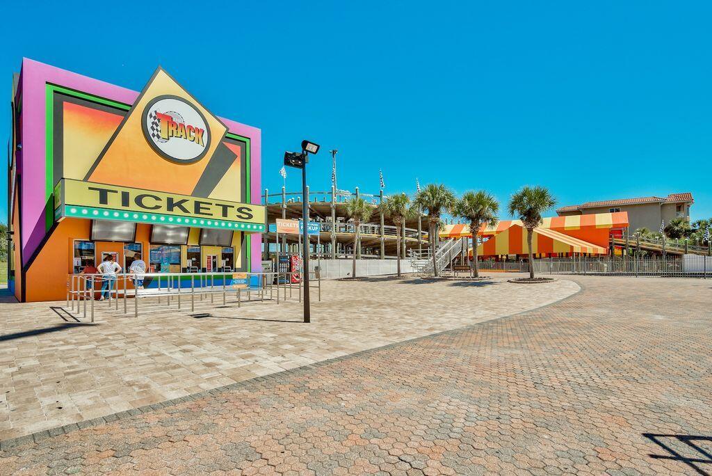 SILVER BEACH TOWERS - Residential