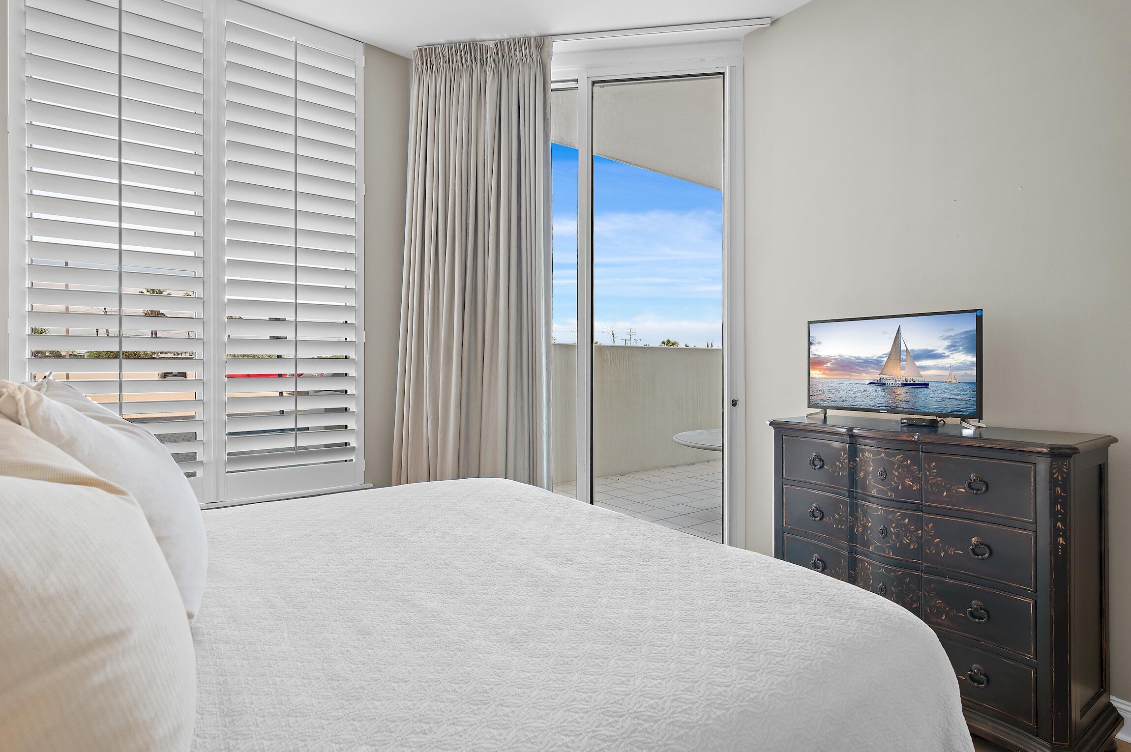 SILVER BEACH TOWERS - Residential