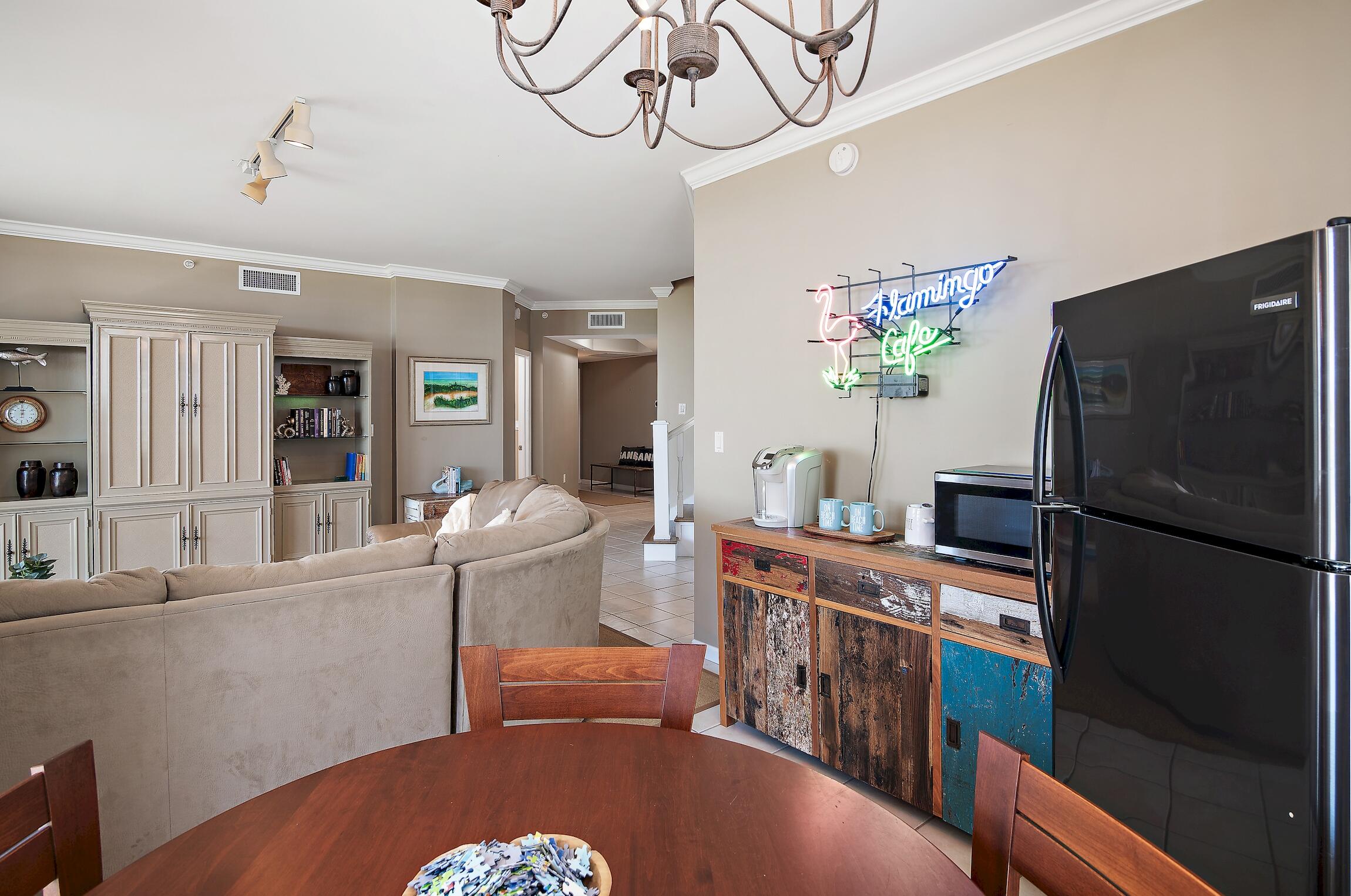 SILVER BEACH TOWERS - Residential