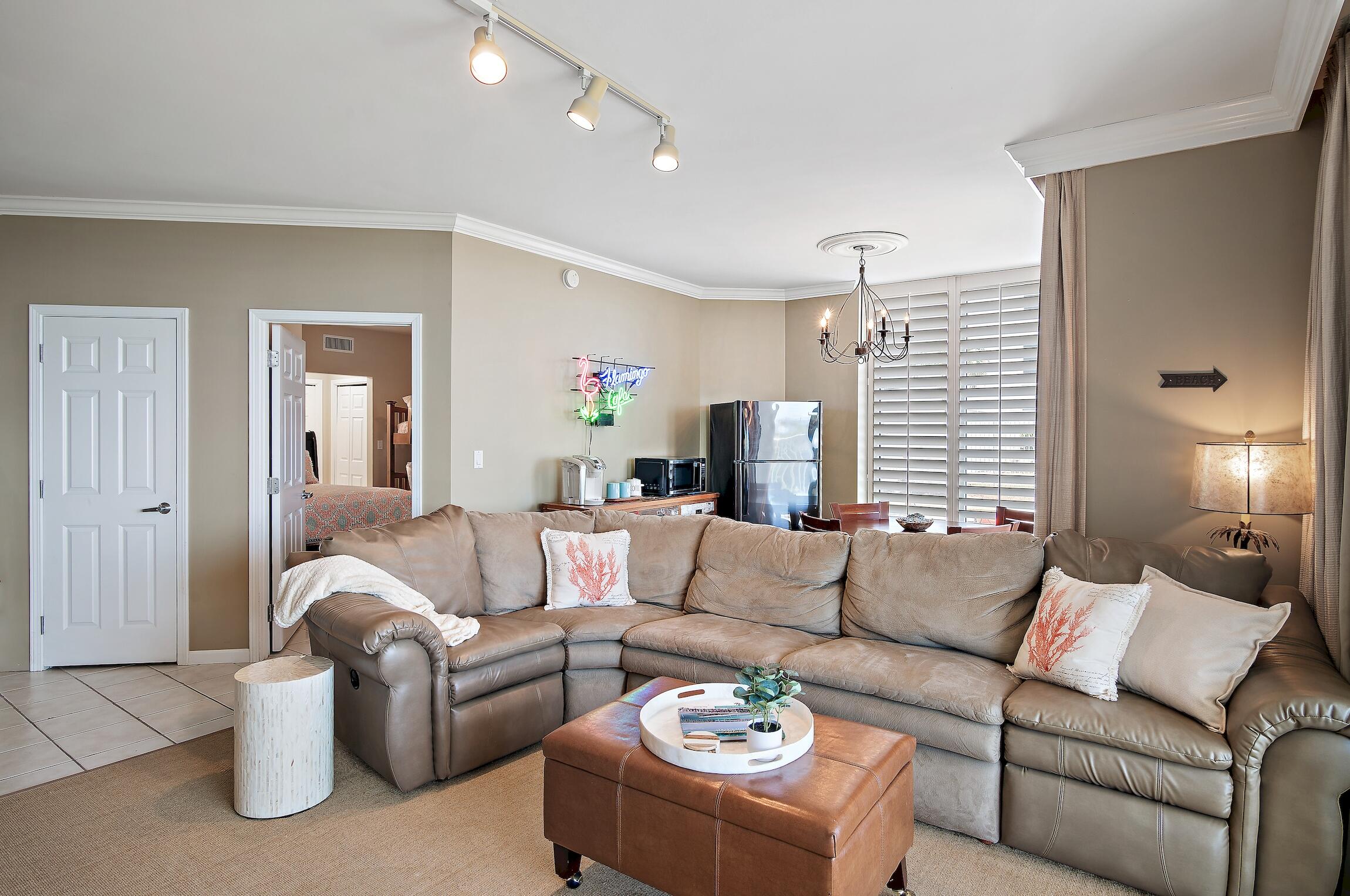 SILVER BEACH TOWERS - Residential