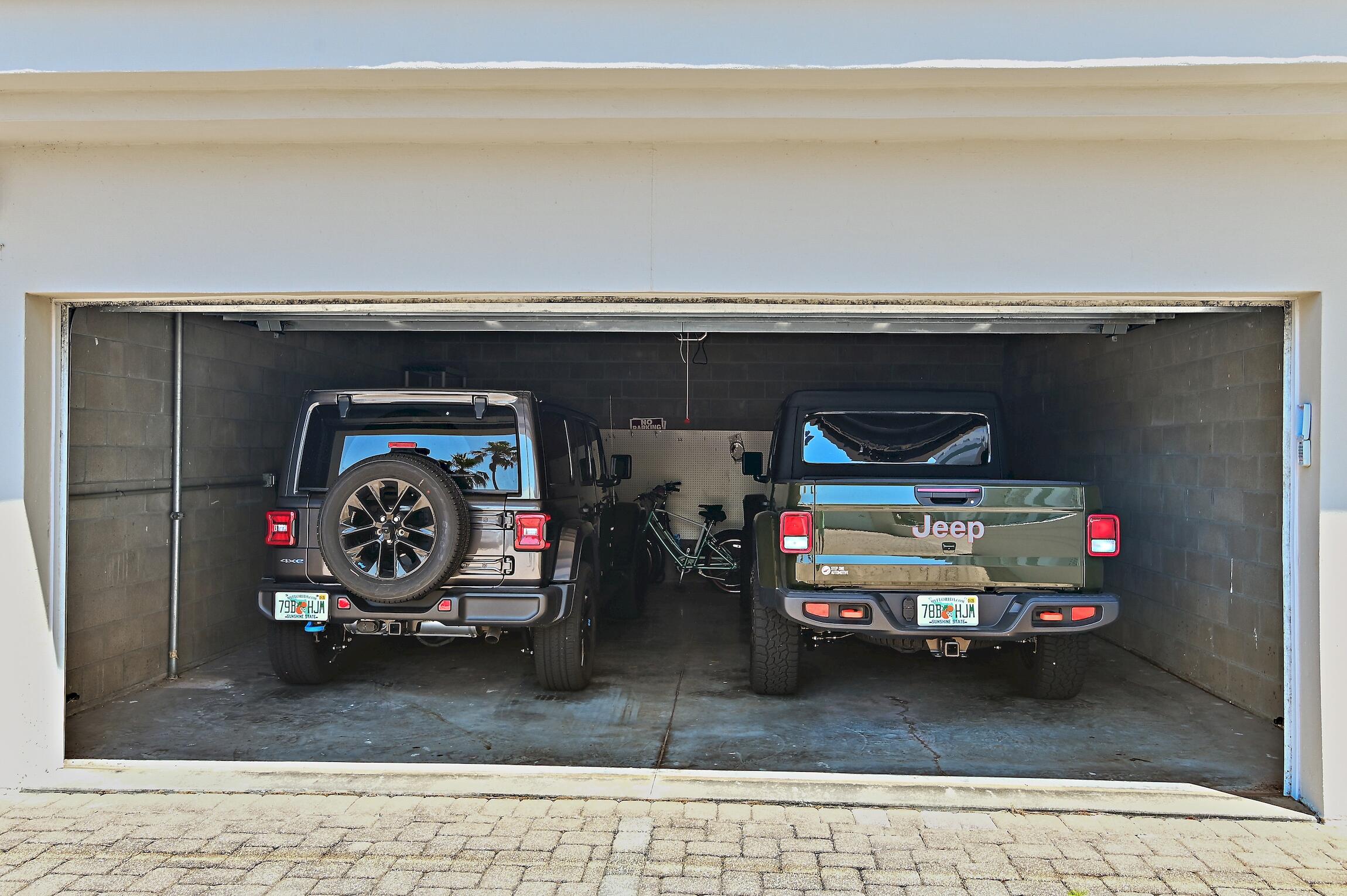 SILVER BEACH TOWERS - Residential