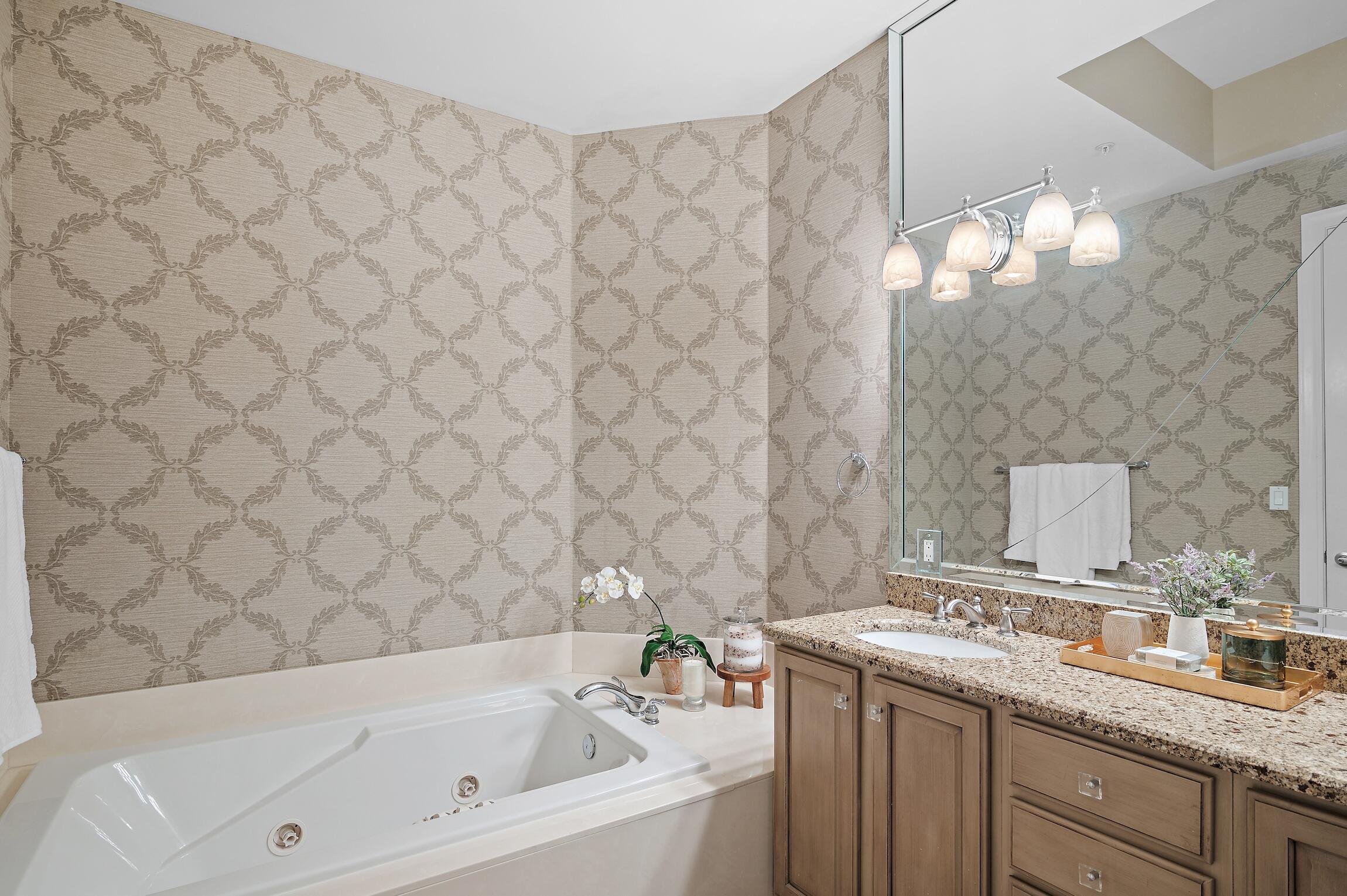 SILVER BEACH TOWERS - Residential